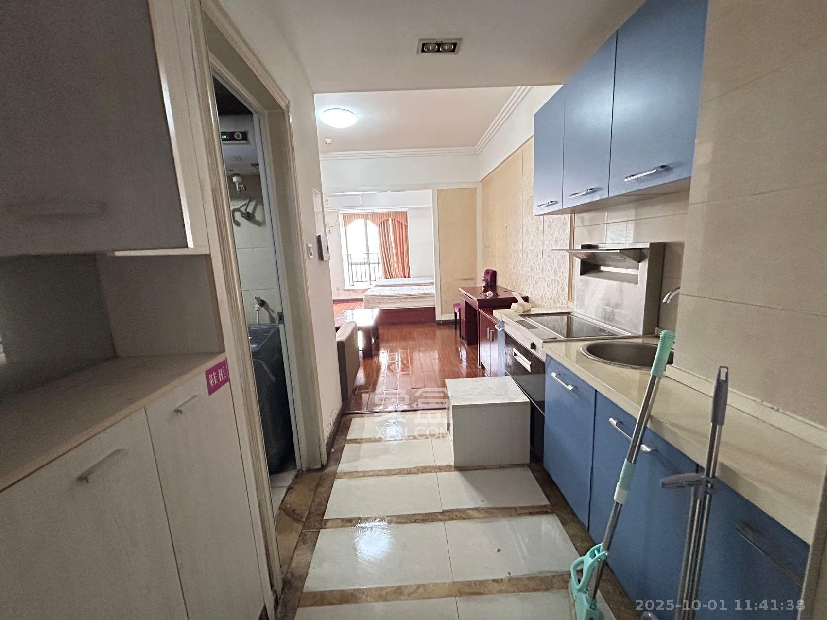 西子一间  1室1厅1卫    1300.0元/月室内图