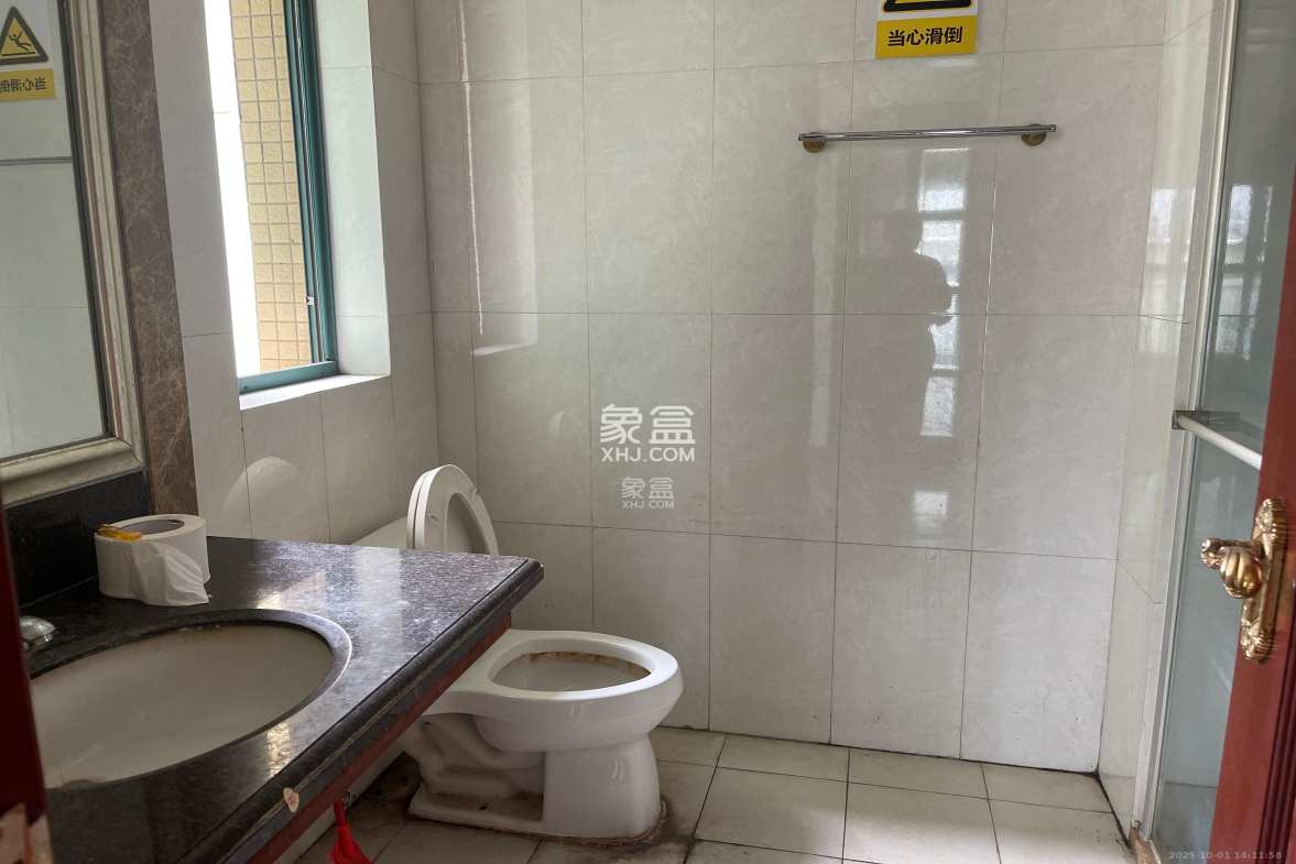 恒大城 1室3厅1卫 2200.0元/月 恒大城 1室3厅1卫 2200.0元/月室内图