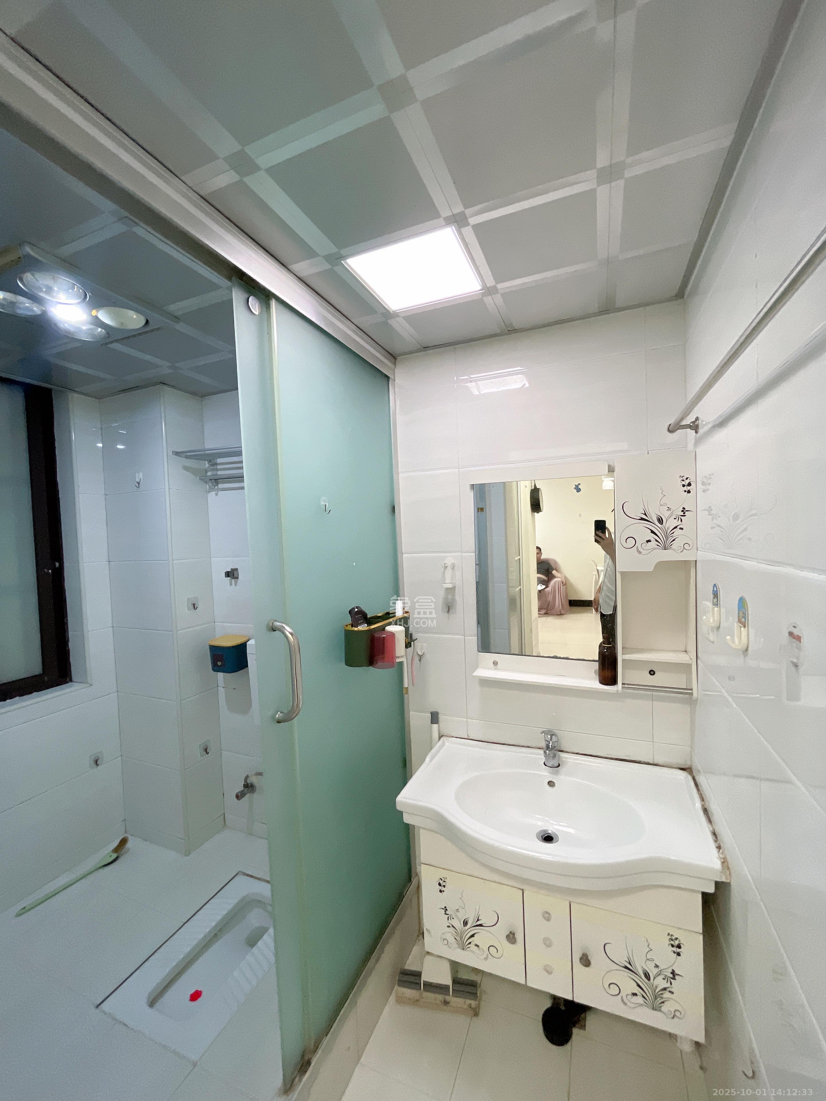 绿地中央广场  2室1厅1卫    2300.0元/月室内图