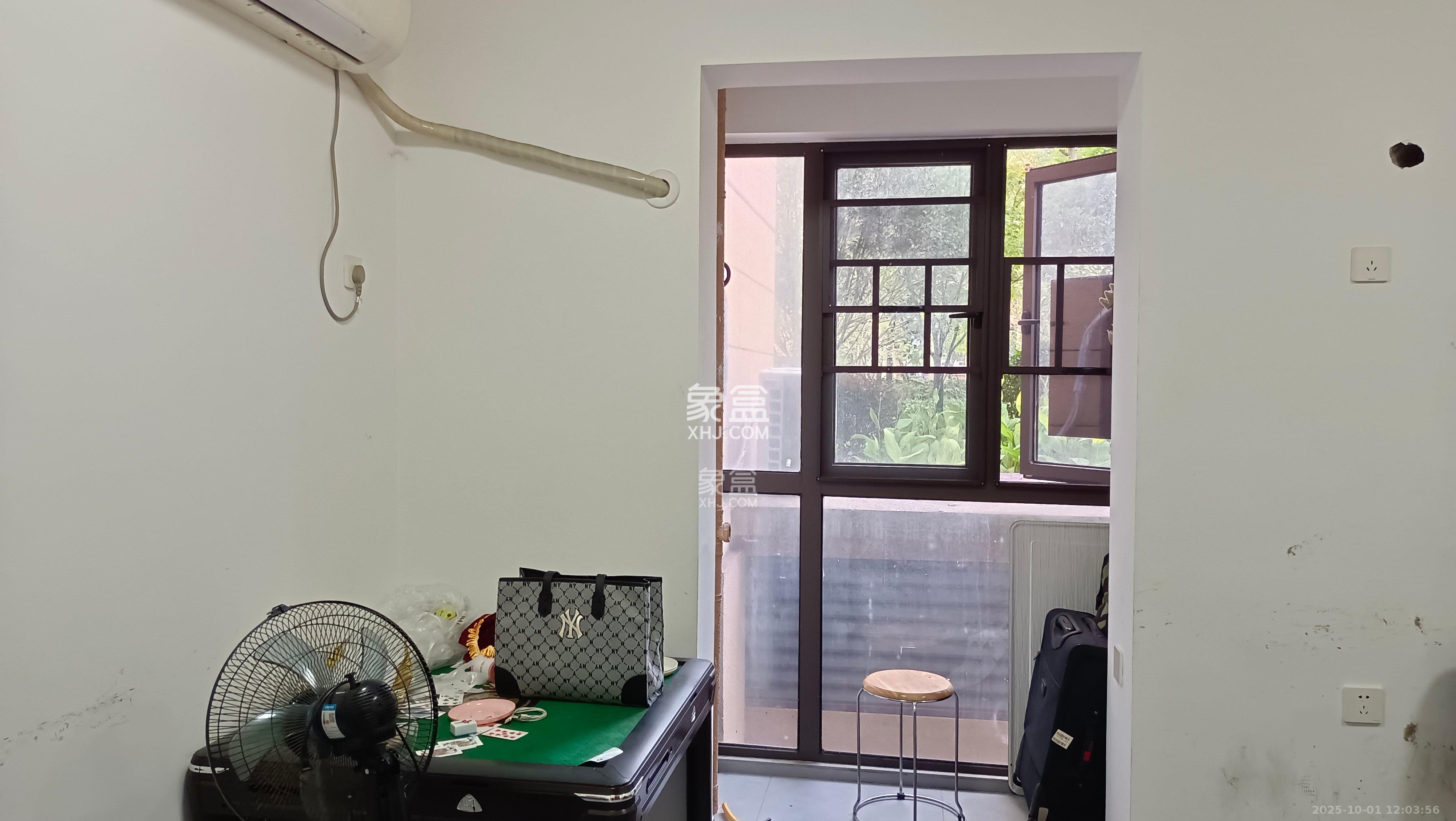 奥克斯缔壹城 4室2厅2卫 3000.0元/月 奥克斯缔壹城 4室2厅2卫 3000.0元/月室内图