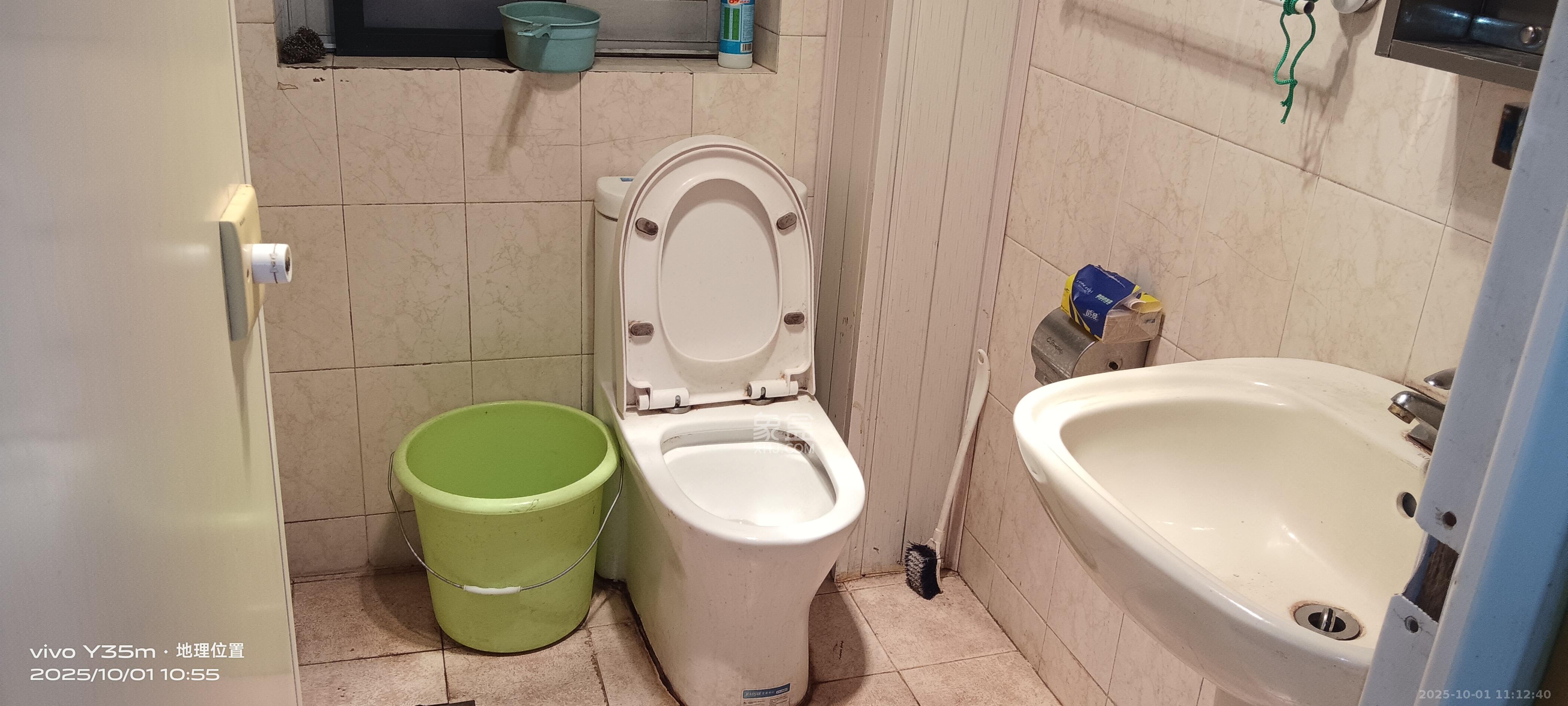 湖南省体育局单位宿舍(省体总会宿舍) 2室2厅1卫 2600.0元/月 湖南省体育局单位宿舍(省体总会宿舍) 2室2厅1卫 2600.0元/月室内图