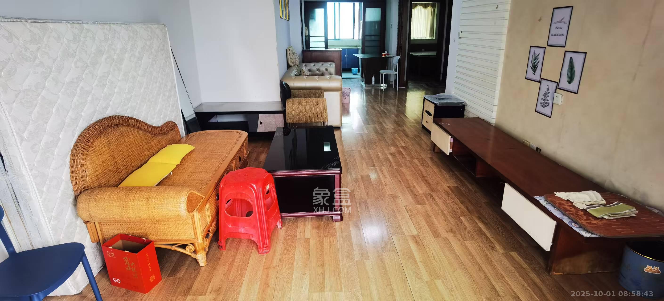 天峰名苑 3室2厅1卫 1800.0元/月 天峰名苑 3室2厅1卫 1800.0元/月室内图