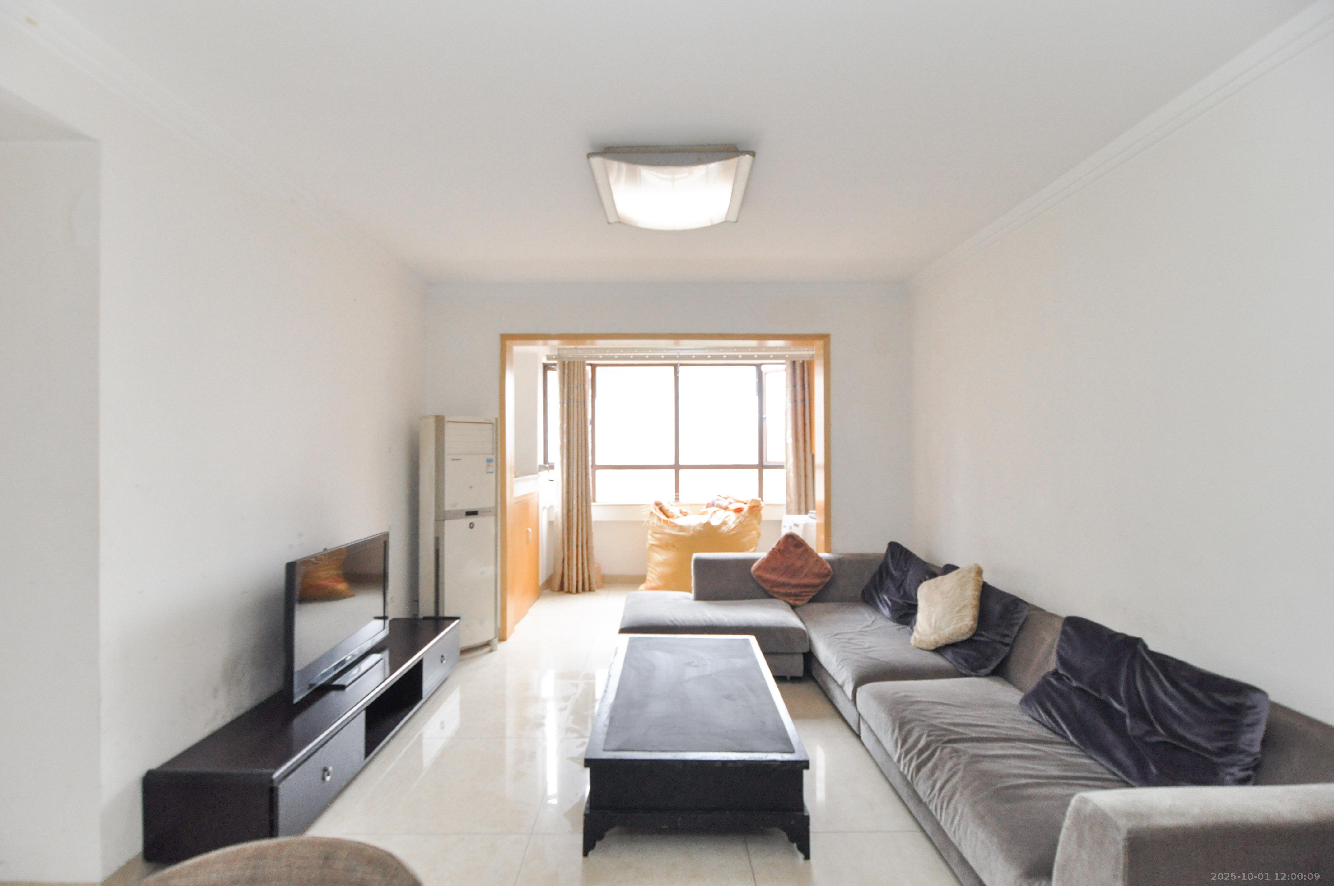 高信向日葵 3室2厅1卫 90.0万 高信向日葵 3室2厅1卫 90.0万客厅