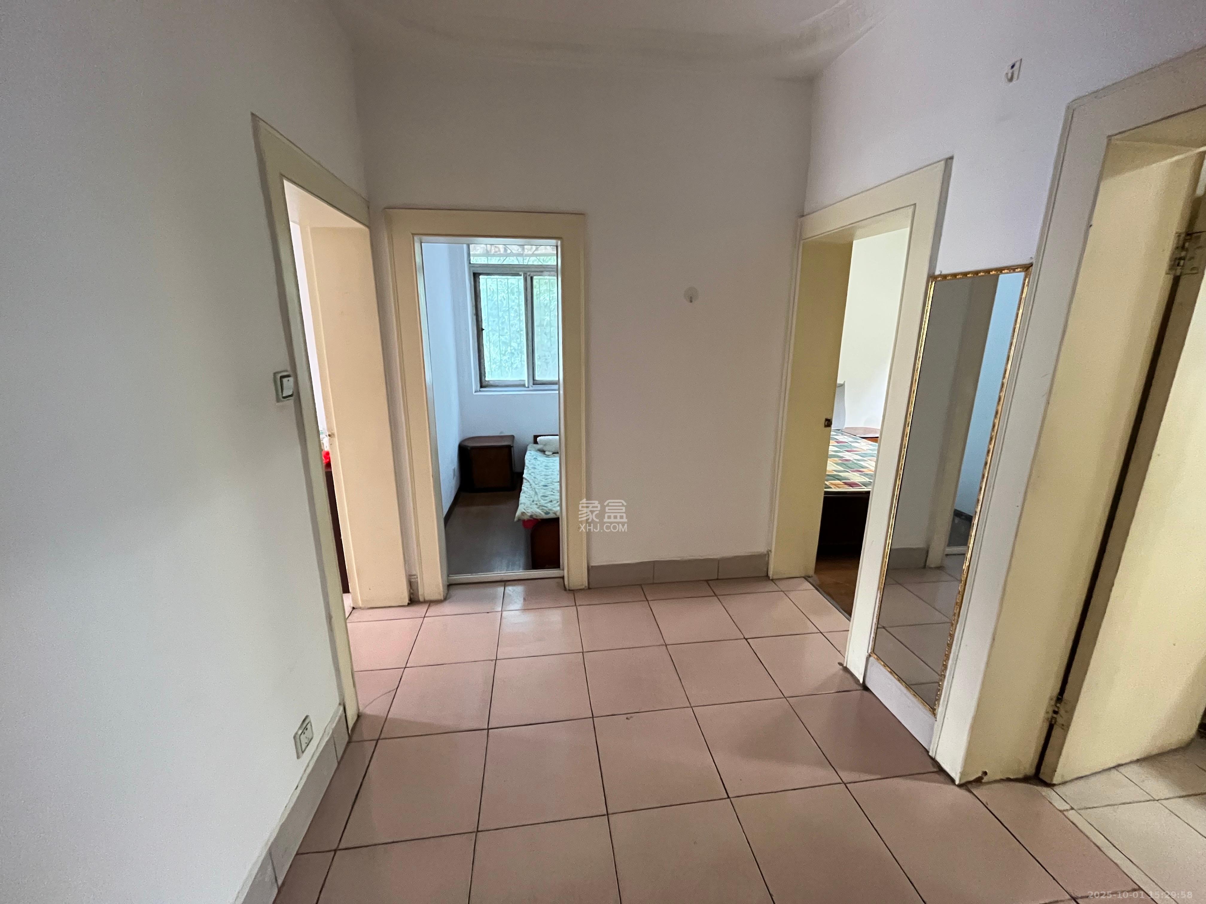 军属新村 2室1厅1卫 1200.0元/月 军属新村 2室1厅1卫 1200.0元/月室内图