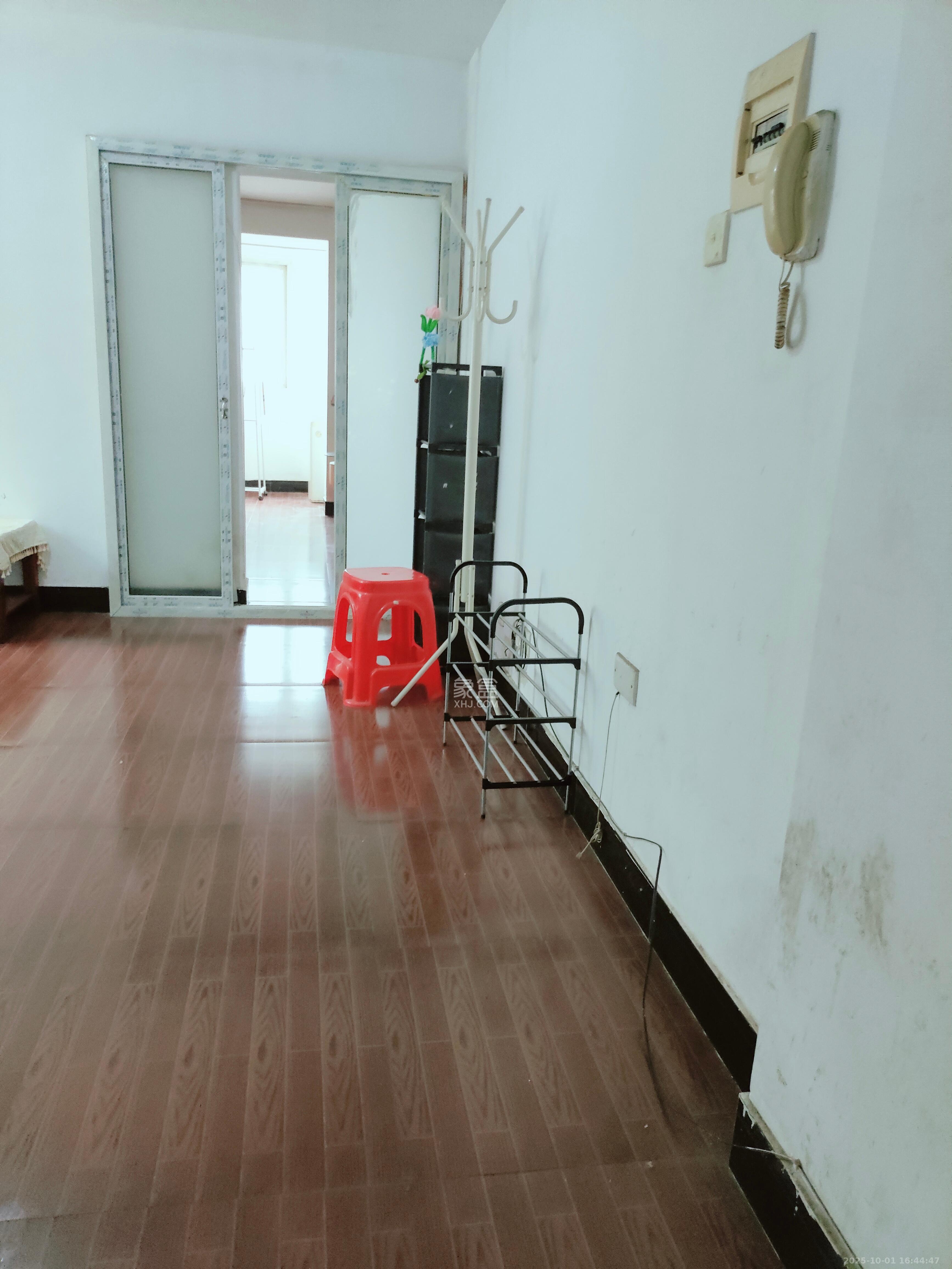 成达花园  1室1厅1卫    1100.0元/月室内图