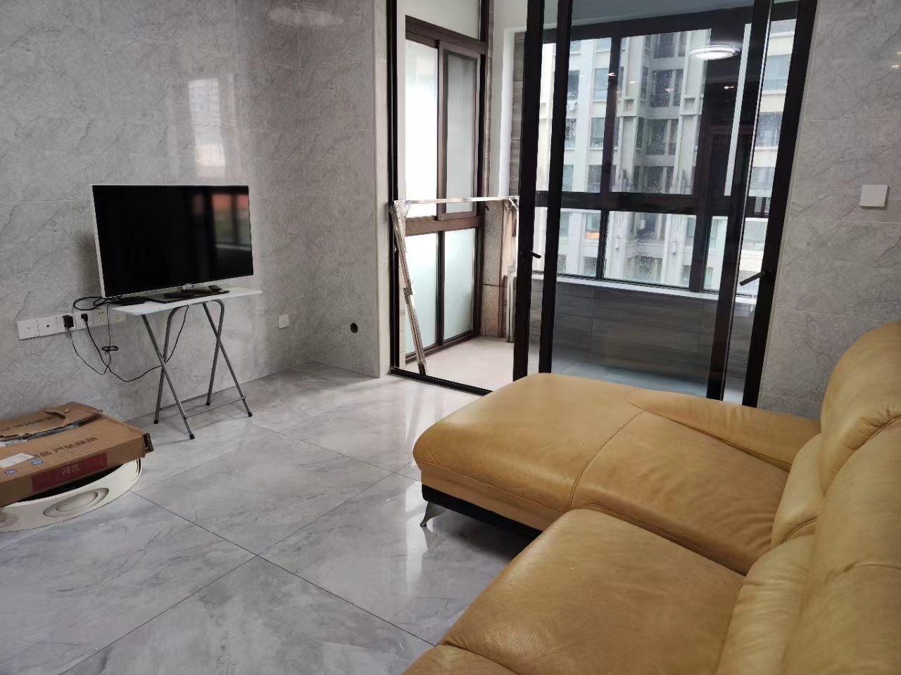 滨海新天地 3室2厅1卫 2500.0元/月 滨海新天地 3室2厅1卫 2500.0元/月室内图