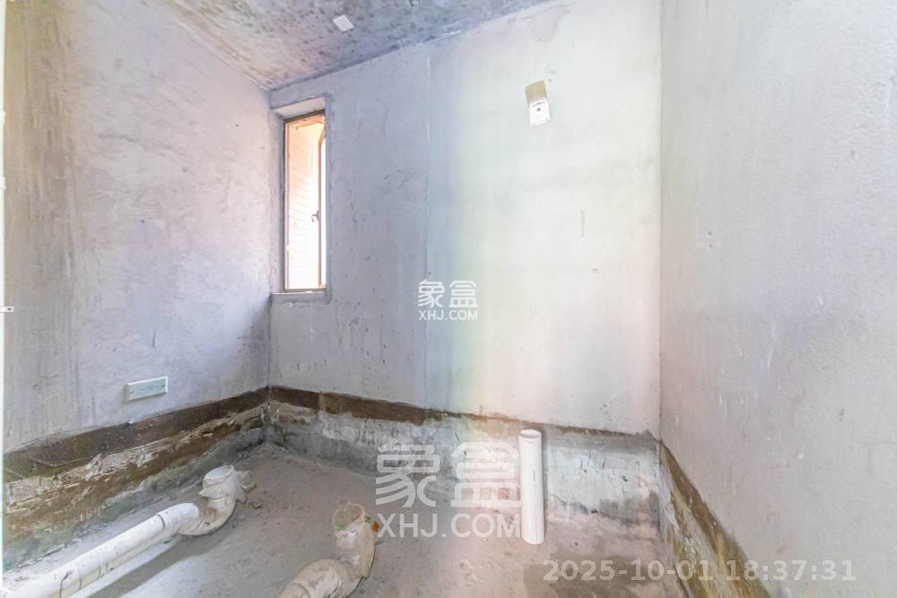 鑫远和城(一、二期) 4室2厅1卫 1400.0元/月 鑫远和城(一、二期) 4室2厅1卫 1400.0元/月室内图