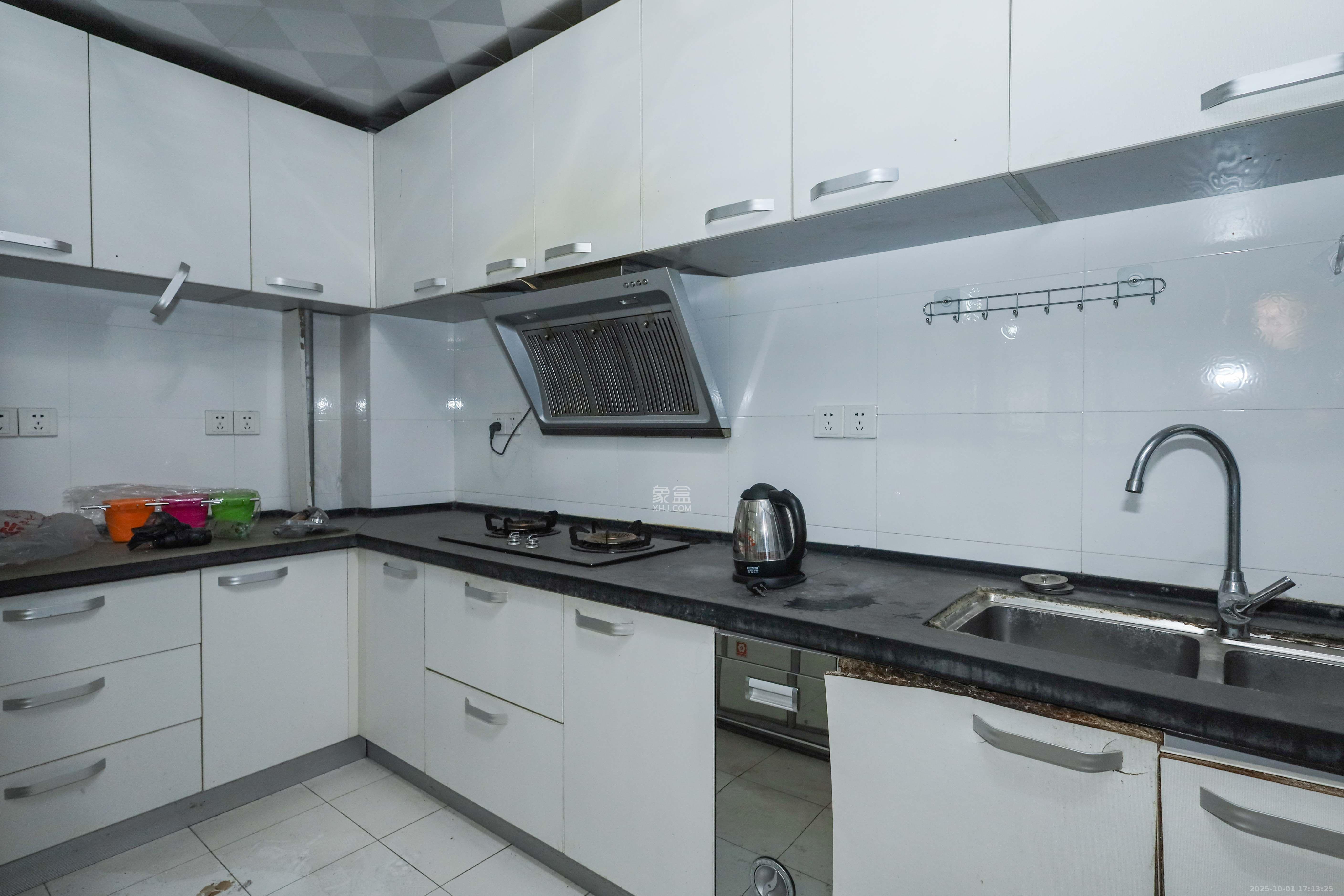 麓谷公馆(涉外国际公馆) 3室2厅2卫 3000.0元/月 麓谷公馆(涉外国际公馆) 3室2厅2卫 3000.0元/月室内图