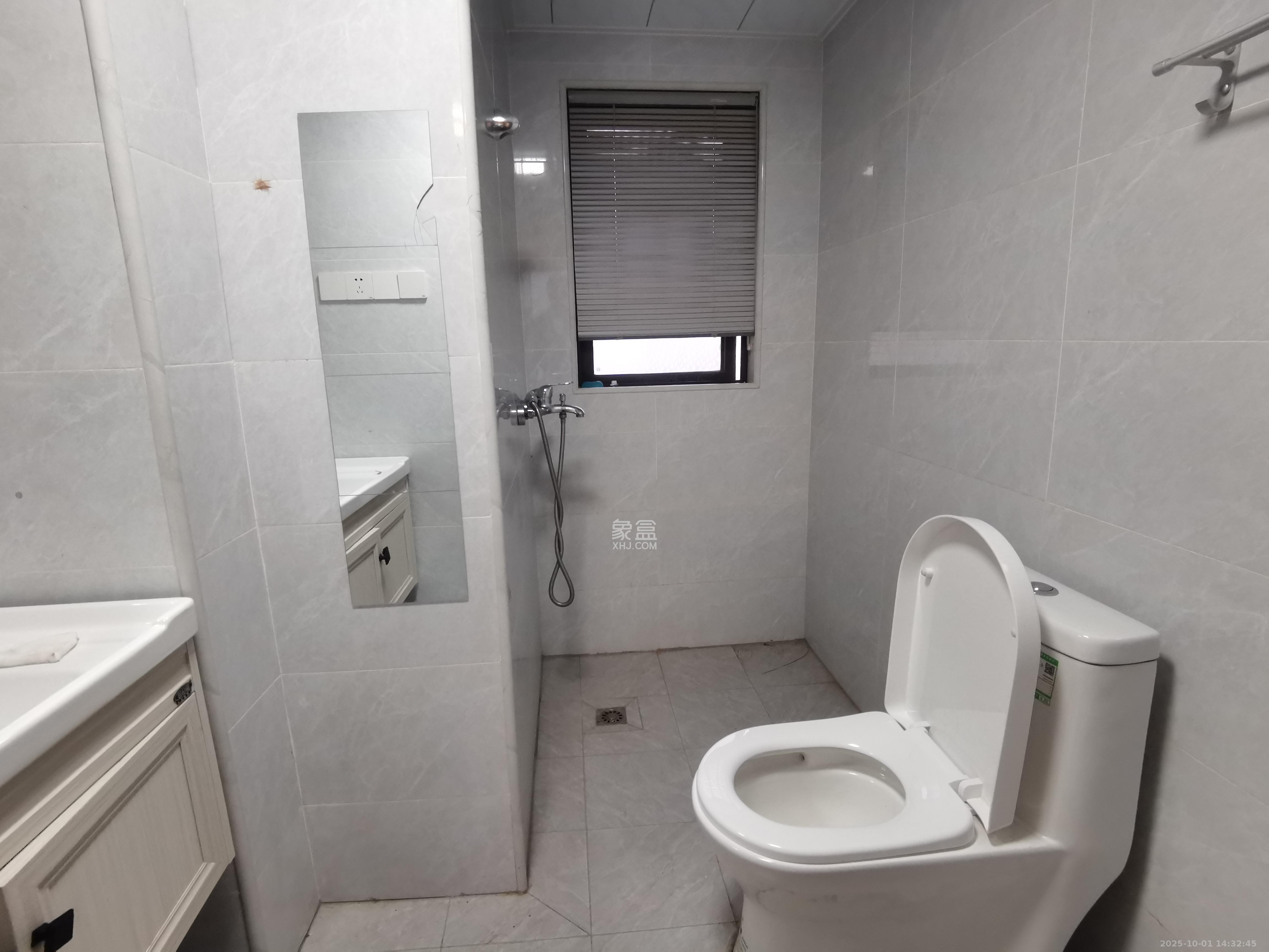 筑梦星园 4室2厅2卫 2200.0元/月 筑梦星园 4室2厅2卫 2200.0元/月室内图