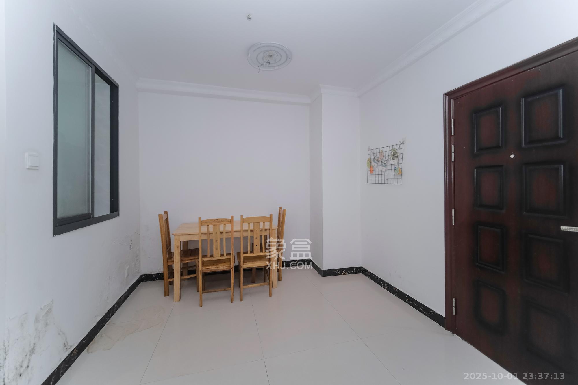 盛地尊域  1室0厅1卫    30.8万客厅