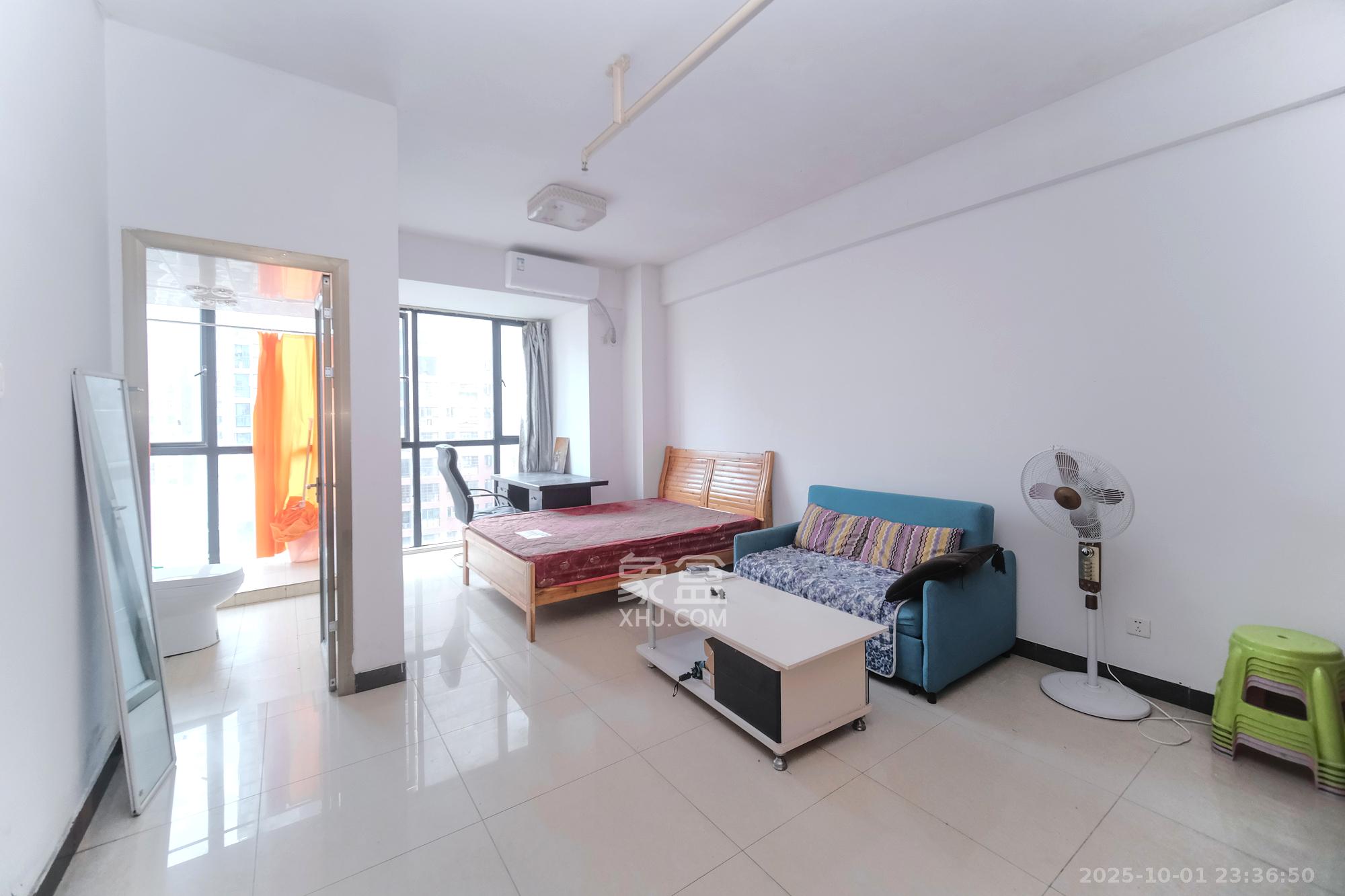 盛地尊域 1室1厅1卫 29.8万 盛地尊域 1室1厅1卫 29.8万客厅