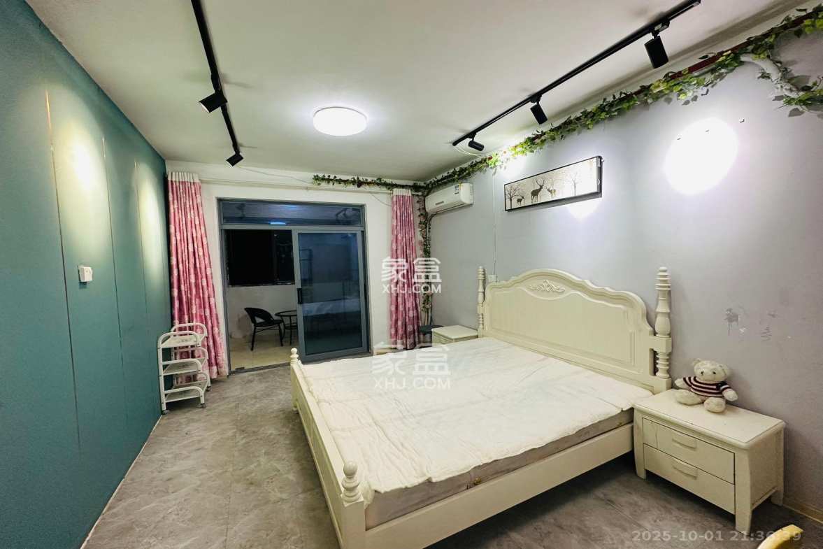 人瑞潇湘国际  1室0厅1卫    1800.0元/月 人瑞潇湘国际  1室0厅1卫    1800.0元/月室内图