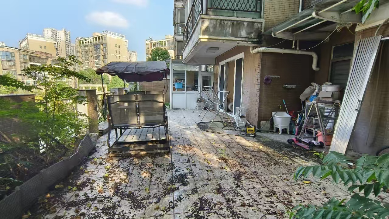 佳宁娜小区（梓山湖小区）  4室2厅2卫    72.0万小区图