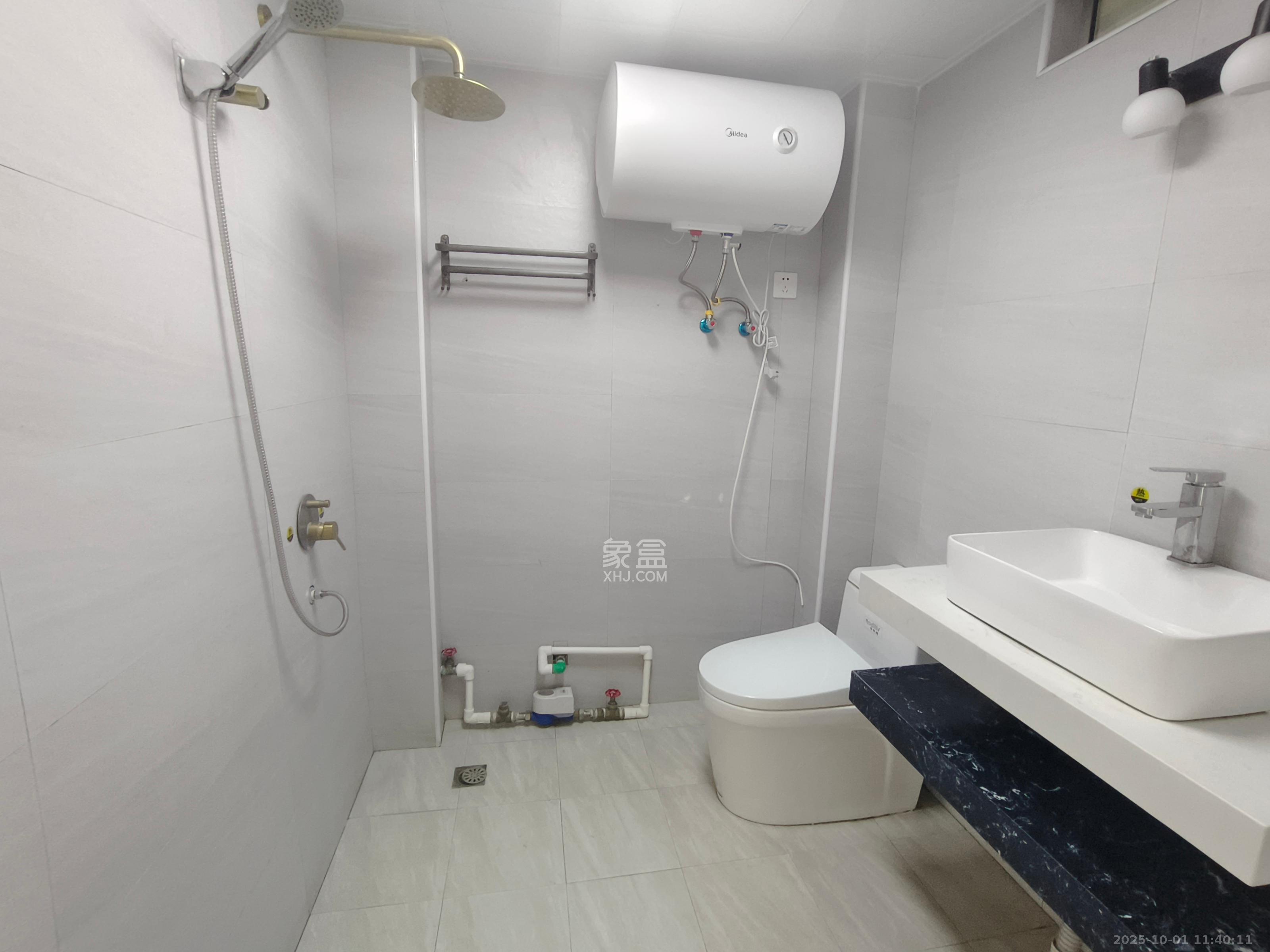 君临国际 1室1厅1卫 3000.0元/月 君临国际 1室1厅1卫 3000.0元/月室内图