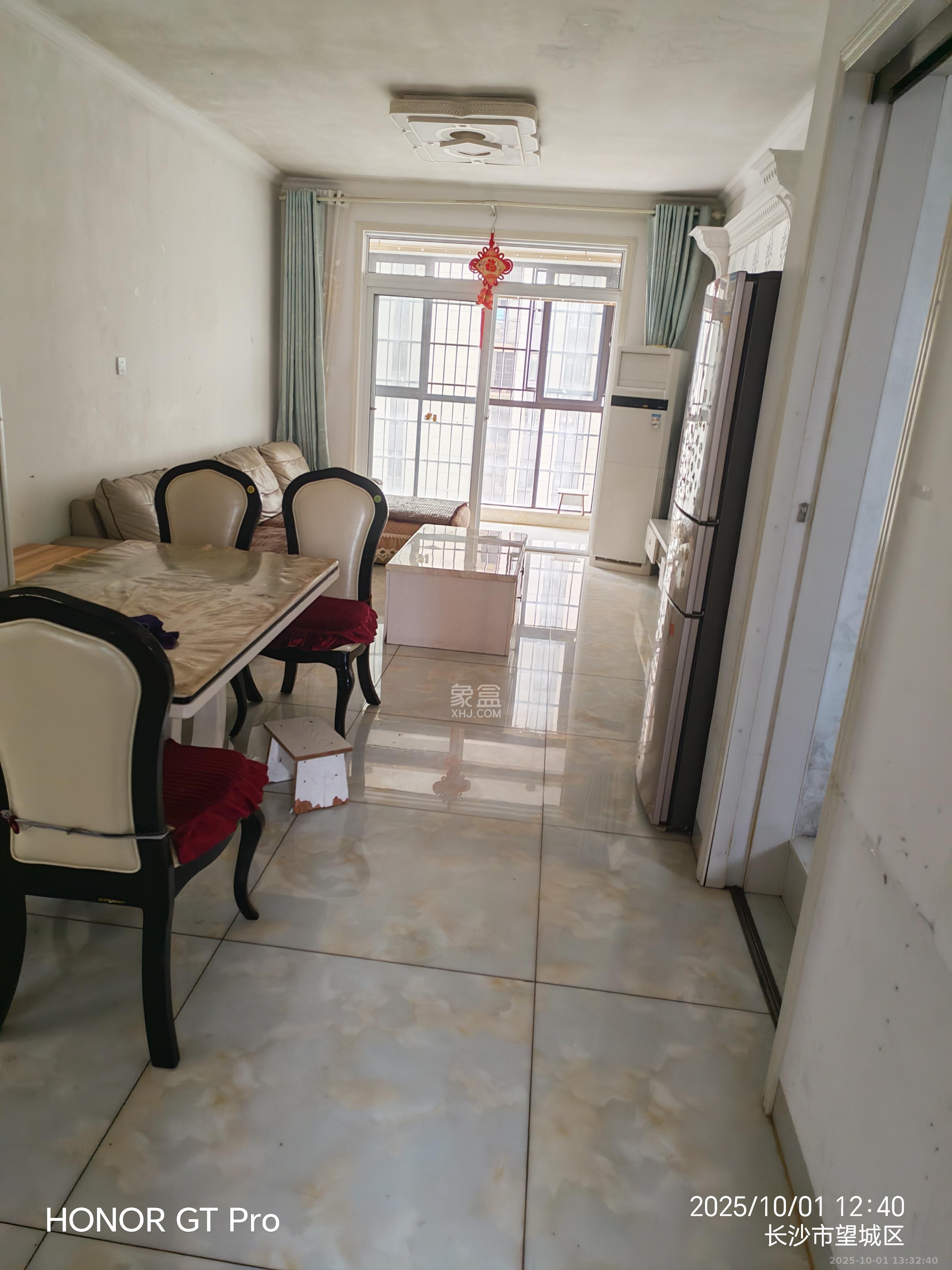 绿地香树花城  3室2厅1卫    1500.0元/月