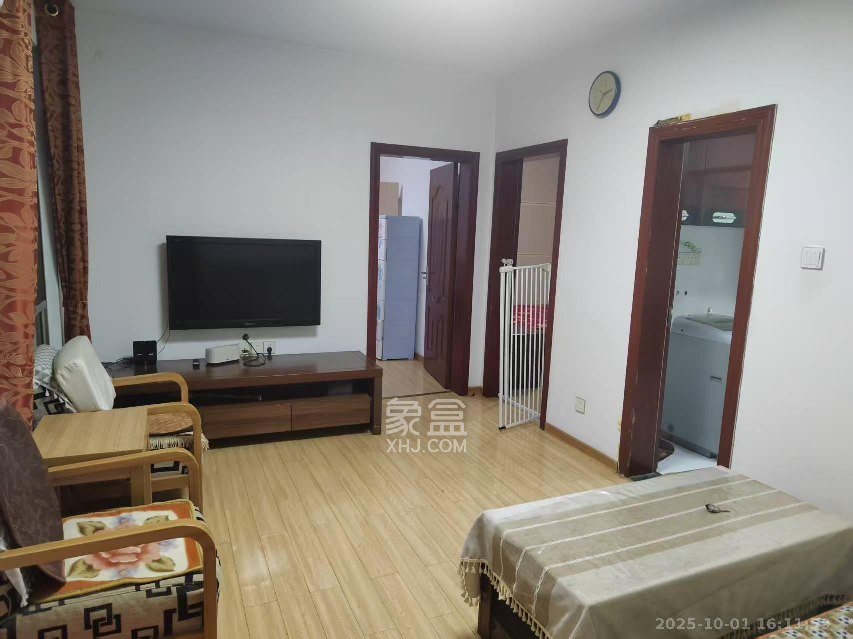 花炮住宅  2室1厅1卫    2300.0元/月