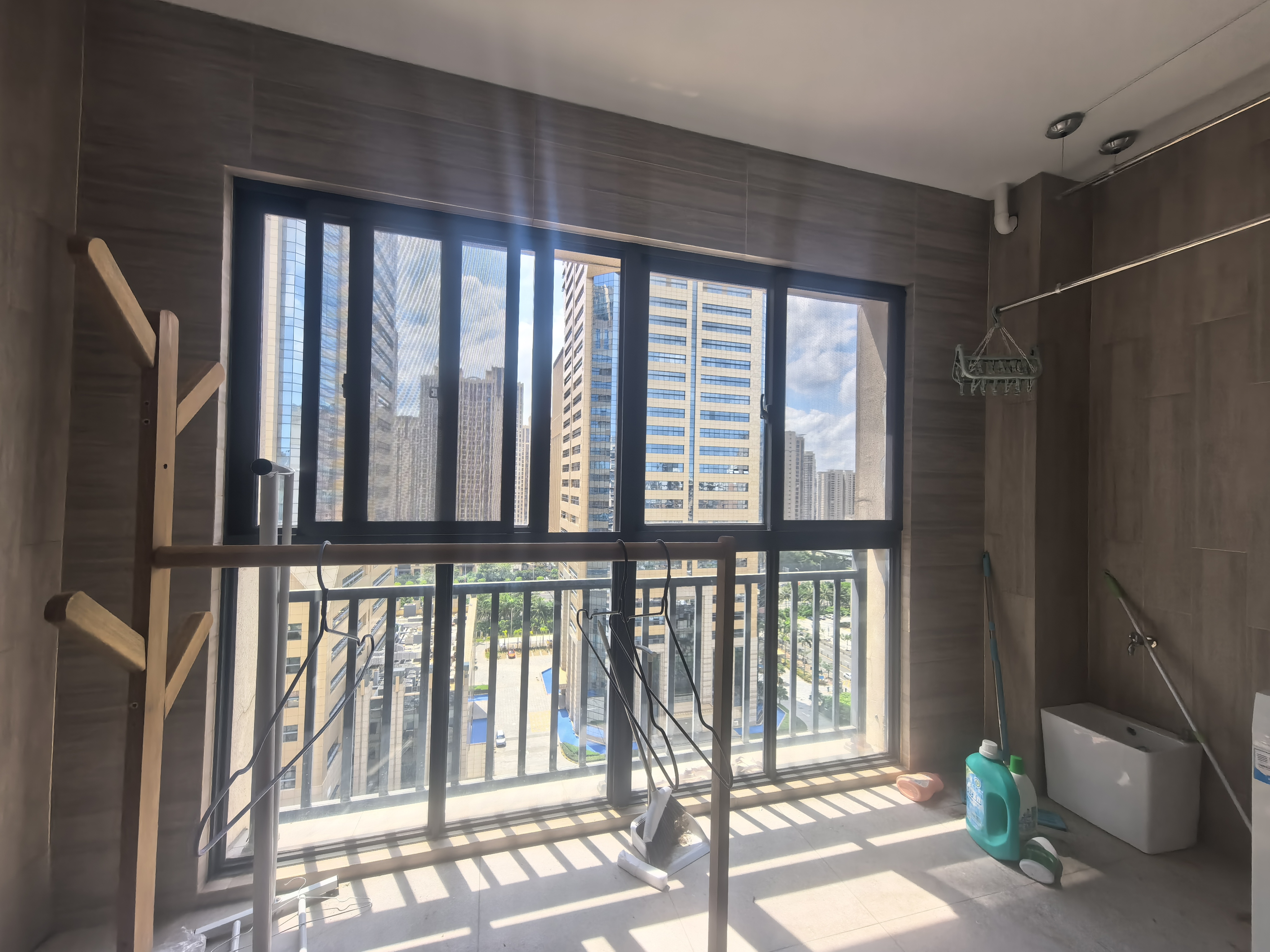 海航豪庭北苑 3室2厅2卫 5500.00元/月 海航豪庭北苑 3室2厅2卫 5500.00元/月室内图