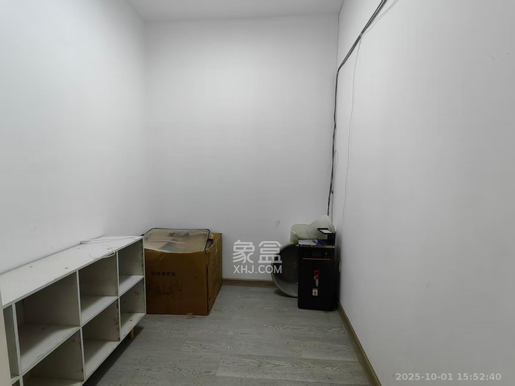 学府华庭 10室1厅3卫 6500.0元/月 学府华庭 10室1厅3卫 6500.0元/月室内图