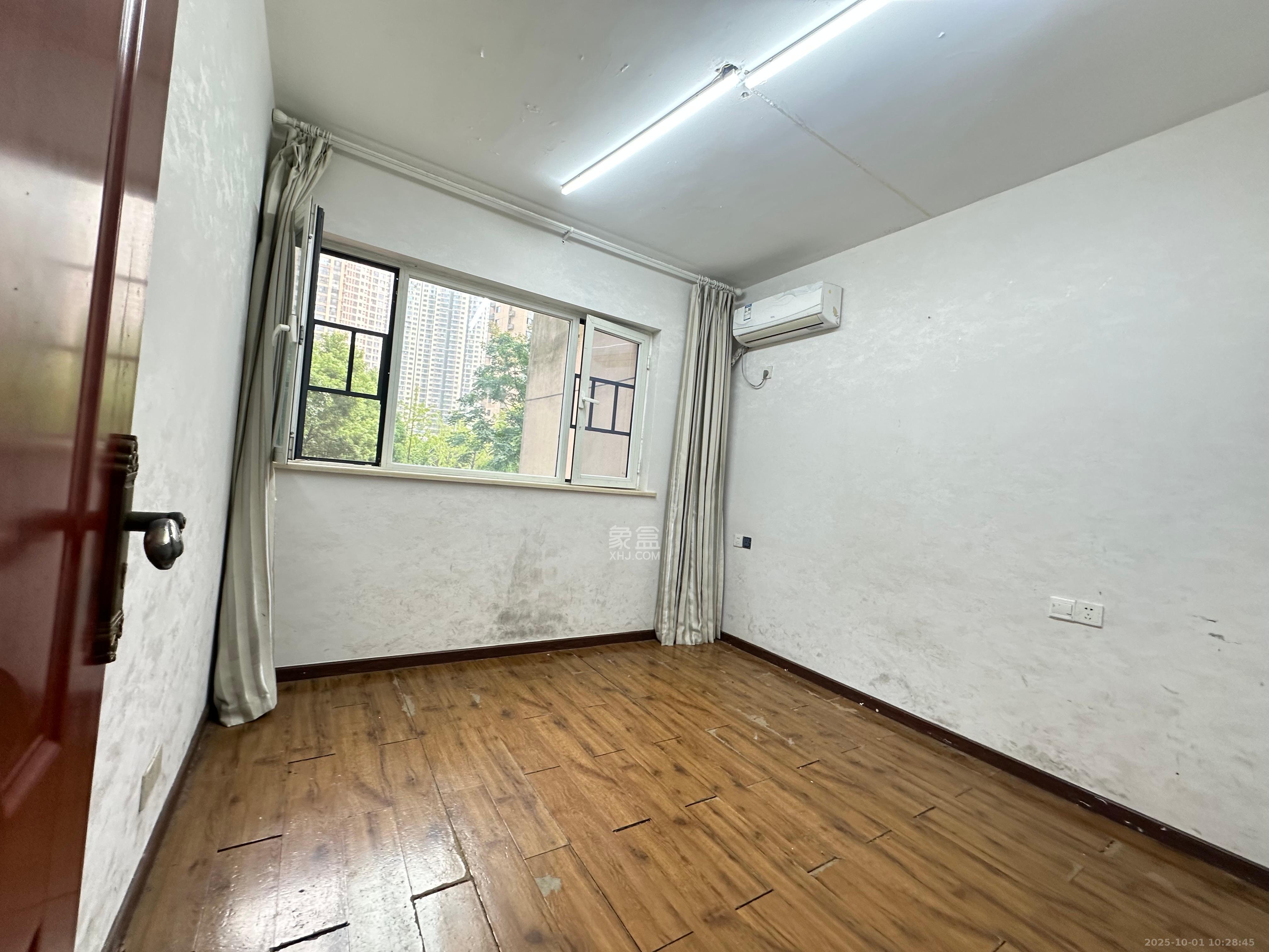 北辰三角洲E6区  4室2厅1卫    5200.0元/月室内图