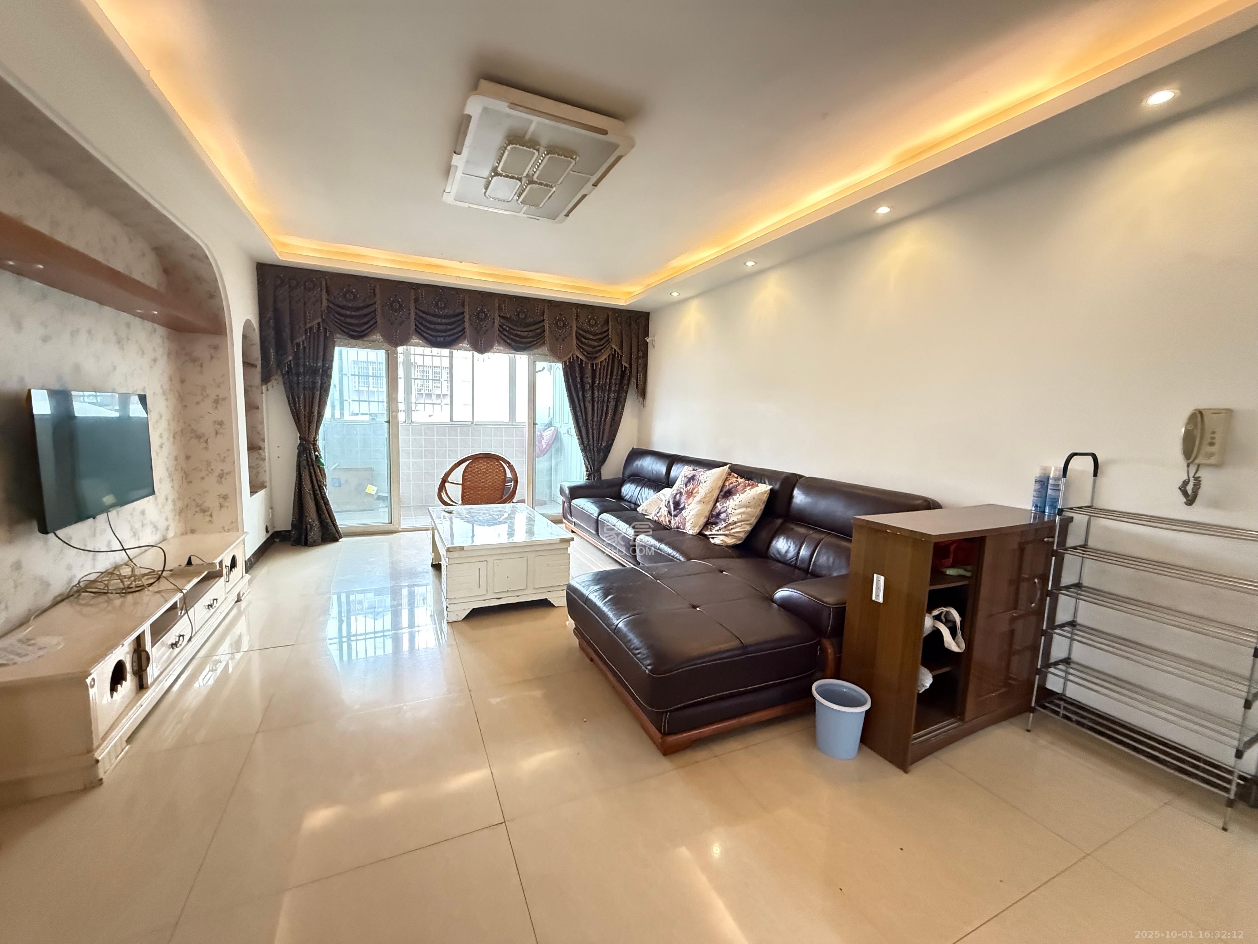 湘樟园小区(湘樟家园) 3室2厅1卫 2000.0元/月 湘樟园小区(湘樟家园) 3室2厅1卫 2000.0元/月室内图