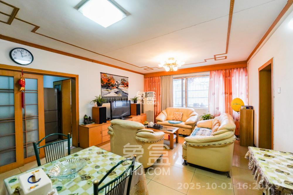 湘银公寓 3室2厅1卫 1800.0元/月 湘银公寓 3室2厅1卫 1800.0元/月室内图