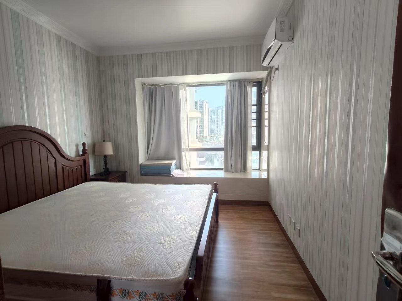 大华锦绣海岸一期 3室2厅2卫 2350.0元/月 大华锦绣海岸一期 3室2厅2卫 2350.0元/月室内图