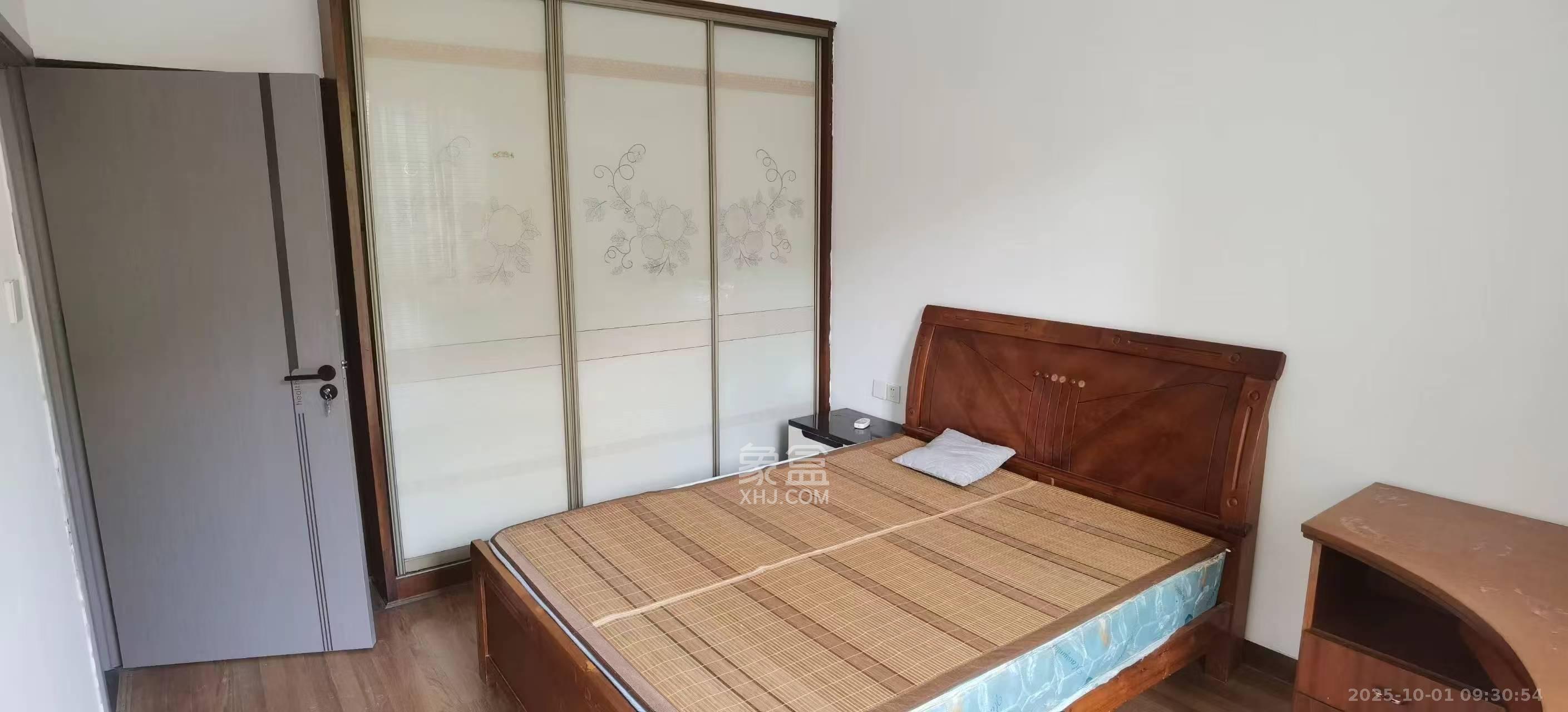 阳光丽景  3室2厅1卫    2000.0元/月室内图