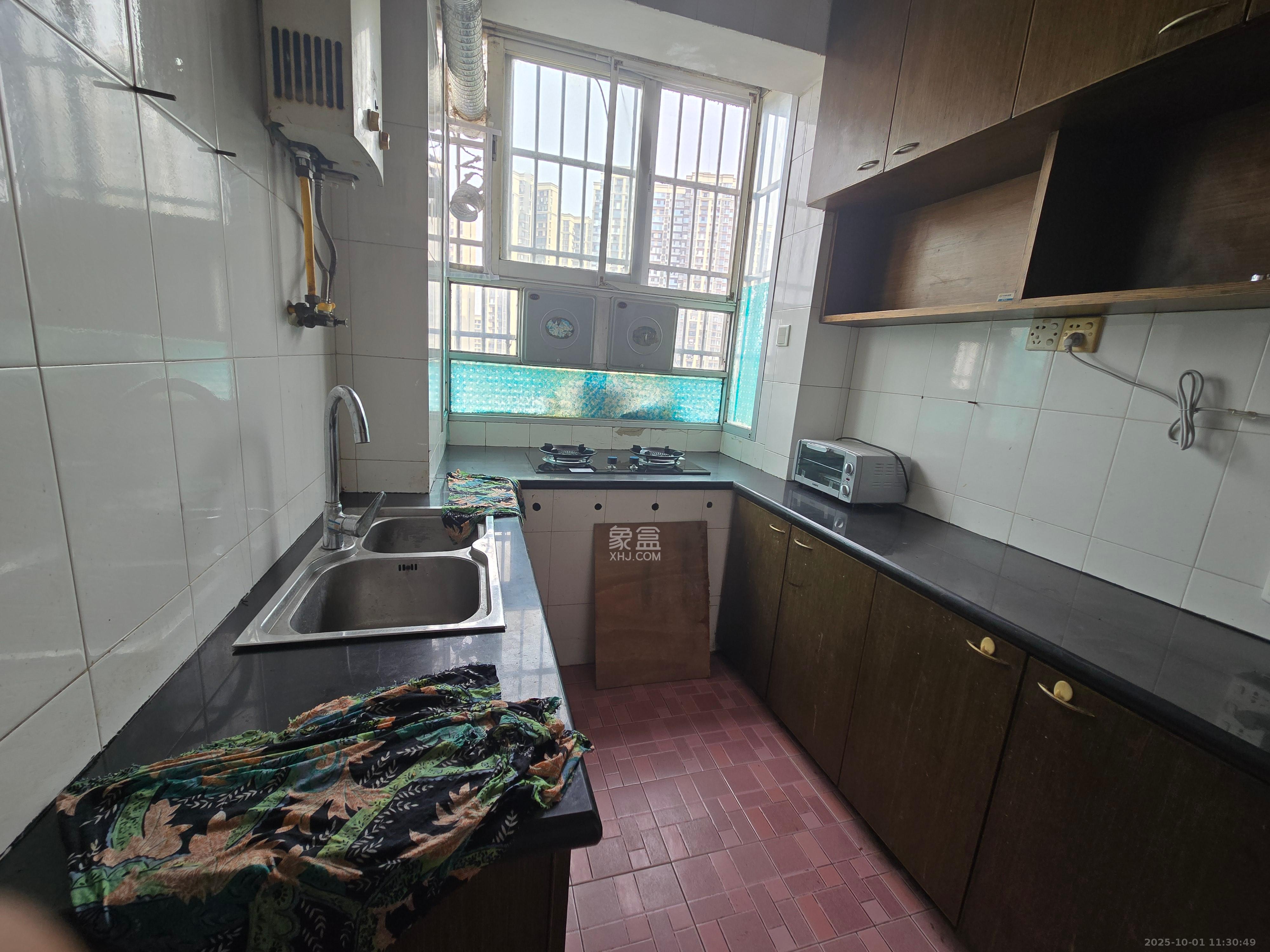 铸造厂宿舍 2室2厅1卫 1200.0元/月 铸造厂宿舍 2室2厅1卫 1200.0元/月室内图