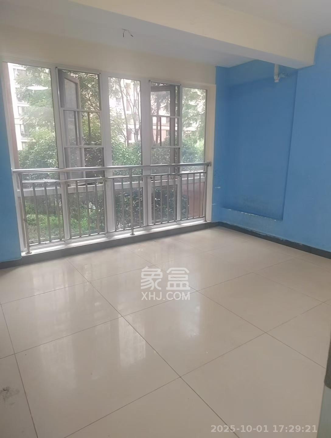 丽发新城 3室2厅2卫 1800.0元/月 丽发新城 3室2厅2卫 1800.0元/月室内图