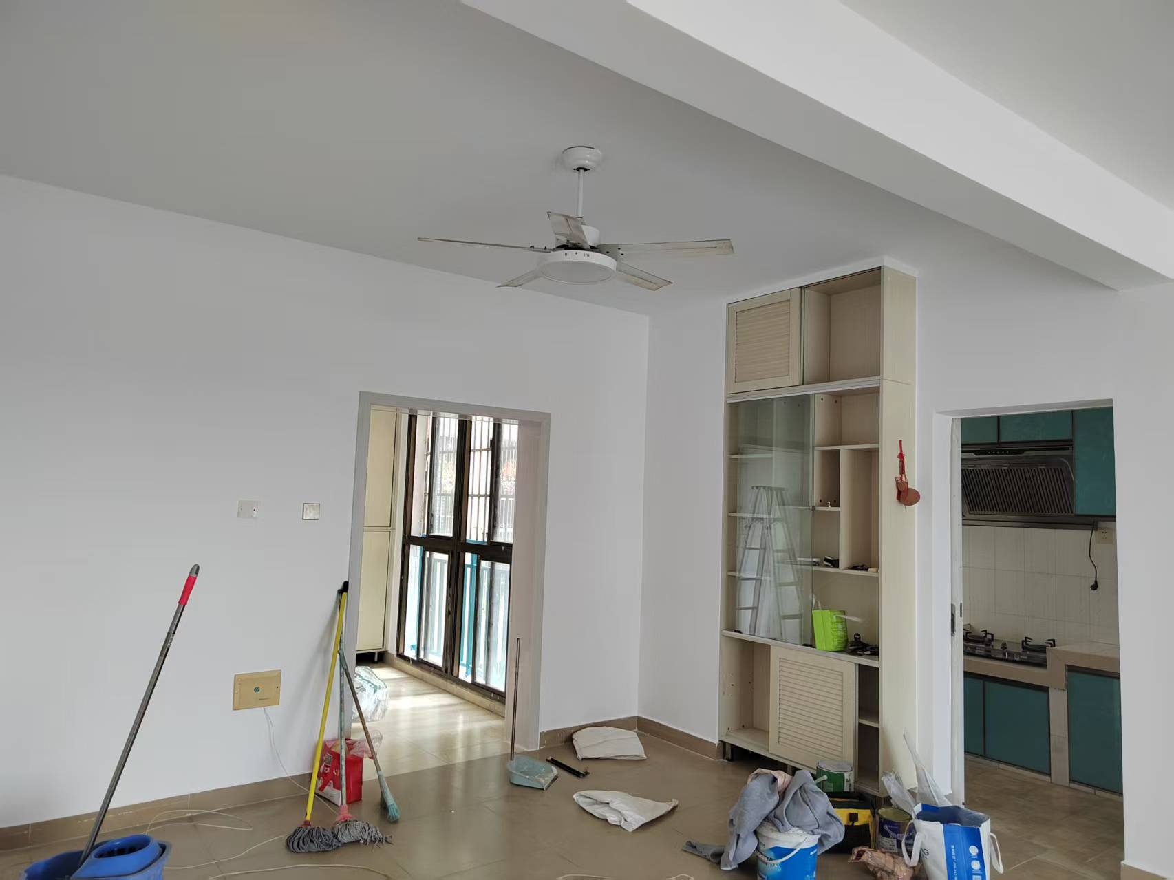 金海广场 3室2厅1卫 2700.0元/月 金海广场 3室2厅1卫 2700.0元/月室内图