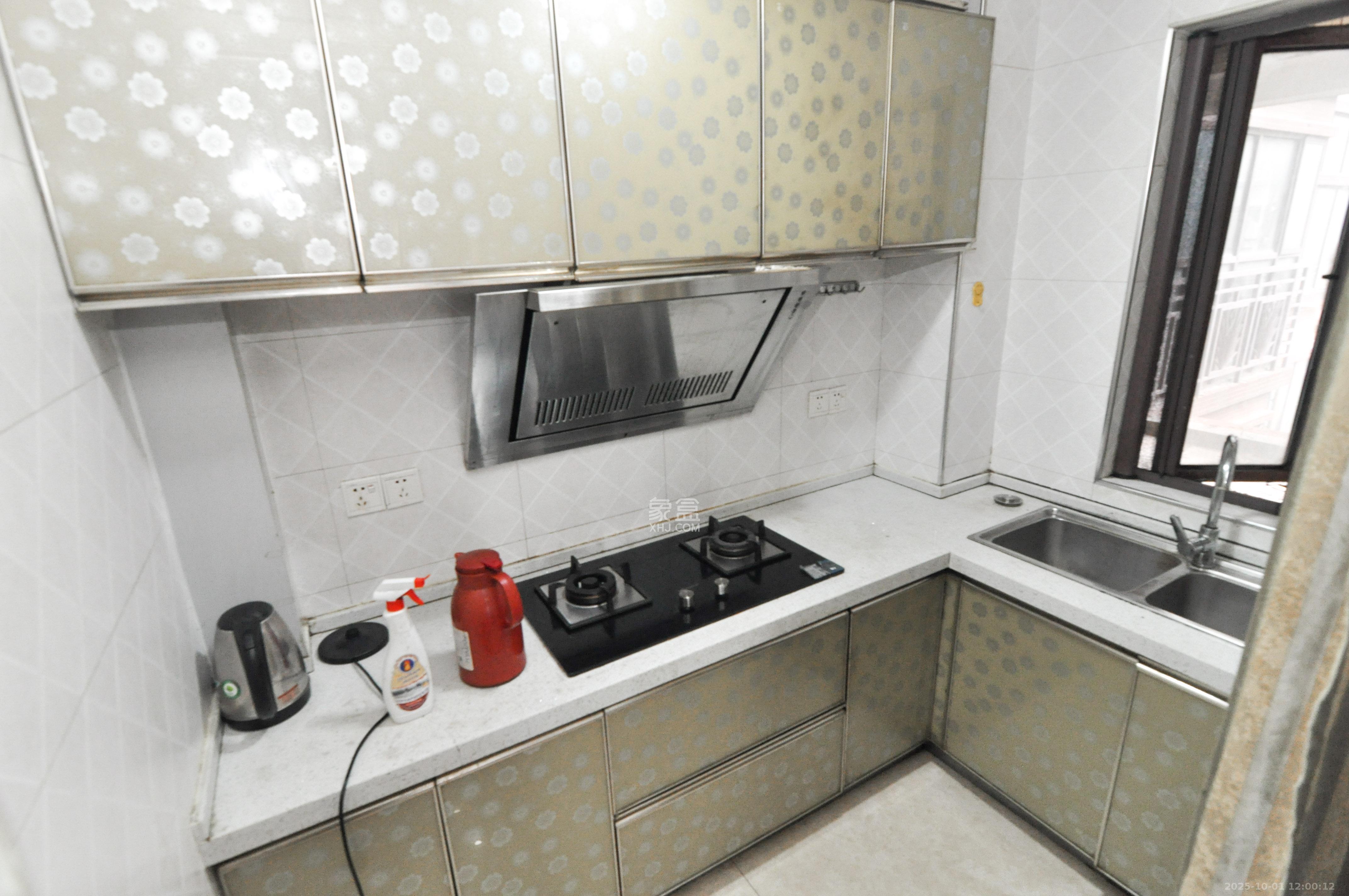 高信向日葵 3室2厅1卫 90.0万 高信向日葵 3室2厅1卫 90.0万厨房