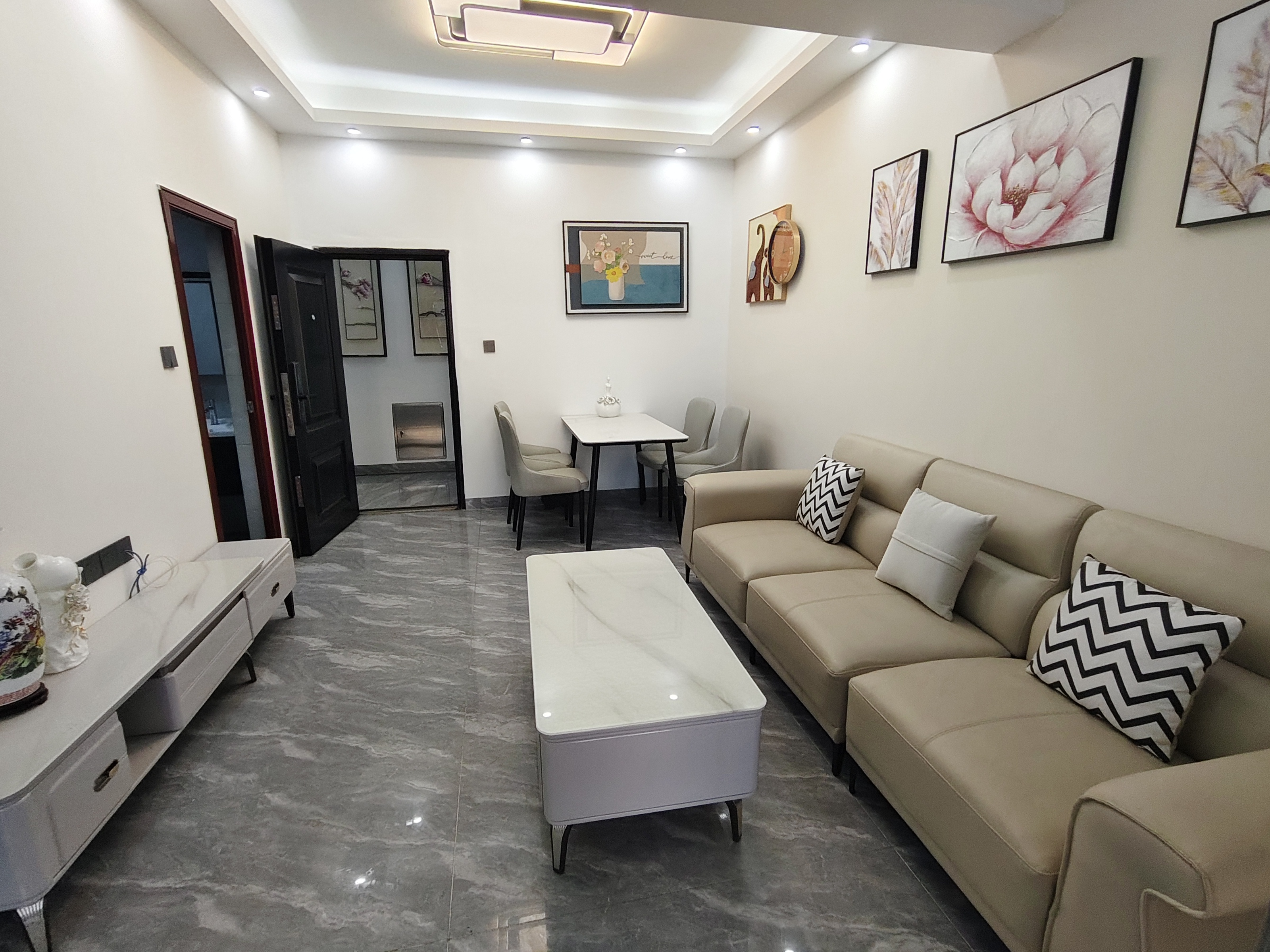 德派斯大厦 3室1厅1卫 2500.0元/月 德派斯大厦 3室1厅1卫 2500.0元/月室内图