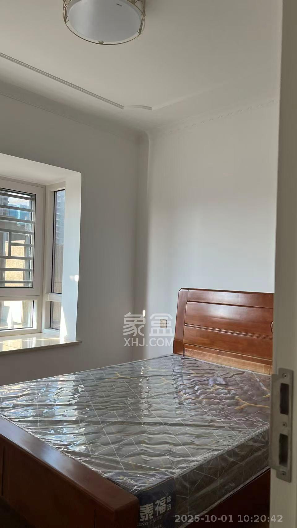 荣盛花语城 3室2厅2卫 2300.0元/月 荣盛花语城 3室2厅2卫 2300.0元/月室内图