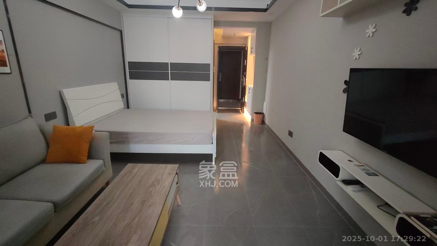 国泰九龙湾  1室1厅1卫    1400.0元/月 国泰九龙湾  1室1厅1卫    1400.0元/月