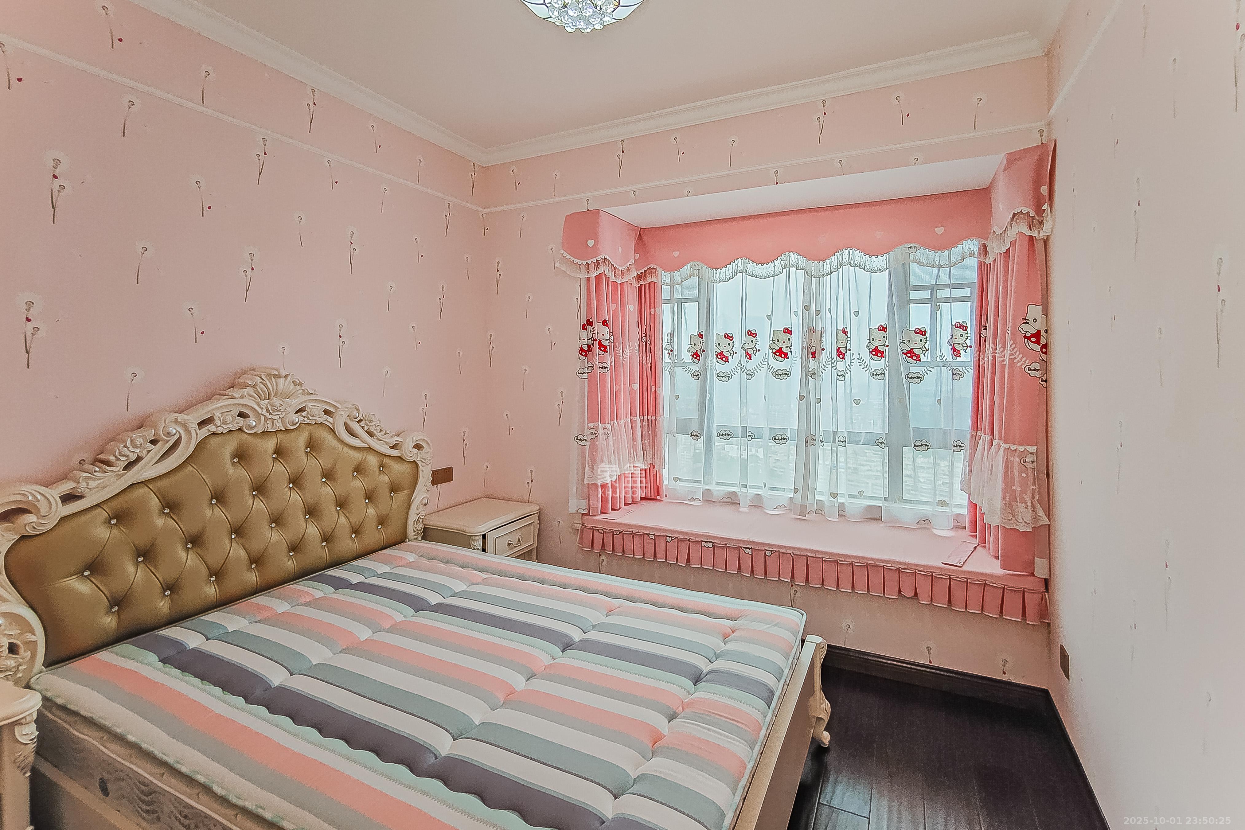 荣悦台 3室2厅2卫 235.0万 荣悦台 3室2厅2卫 235.0万卧室