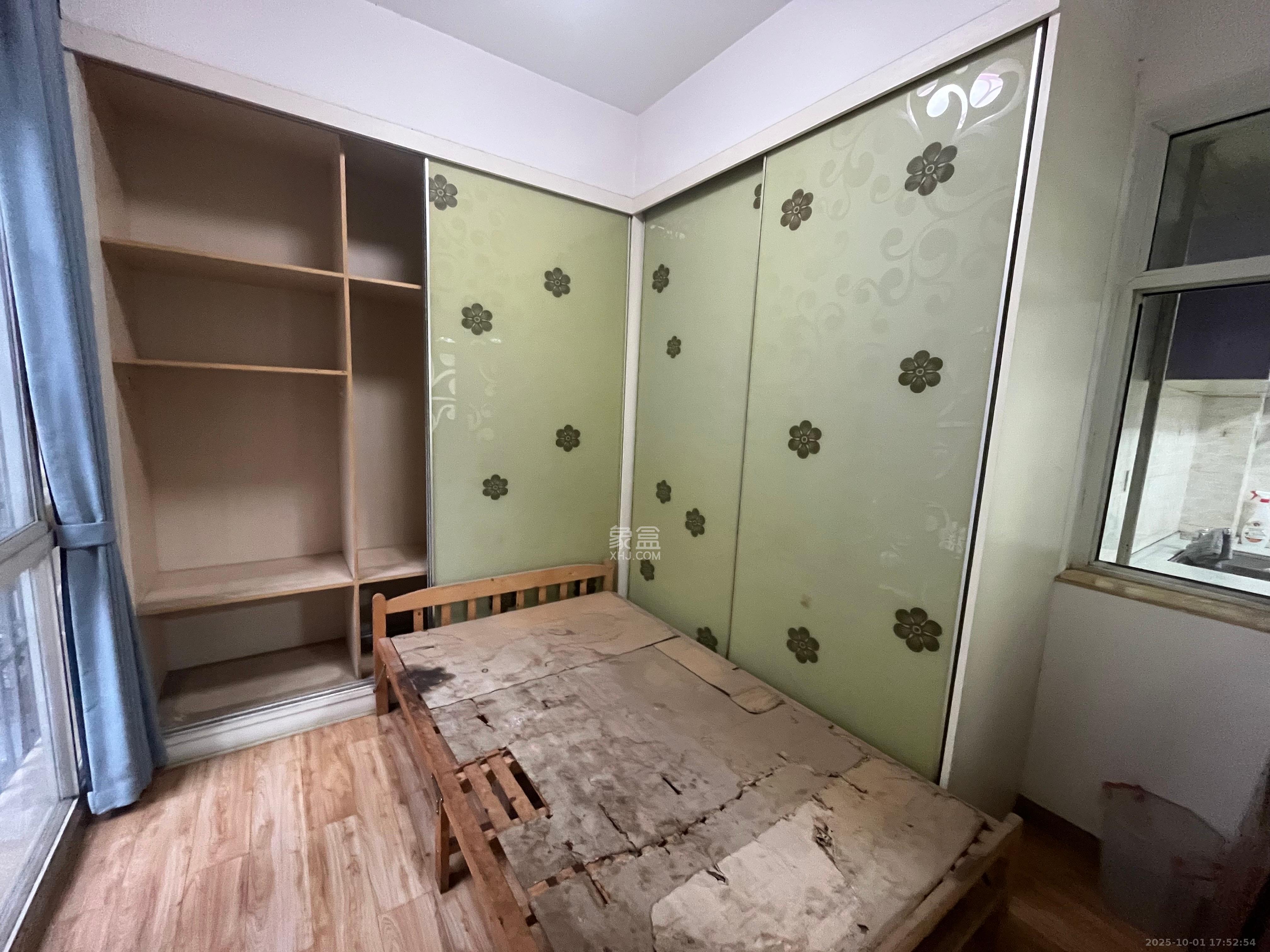 上河国际C区  3室2厅1卫   2800.00元/月室内图