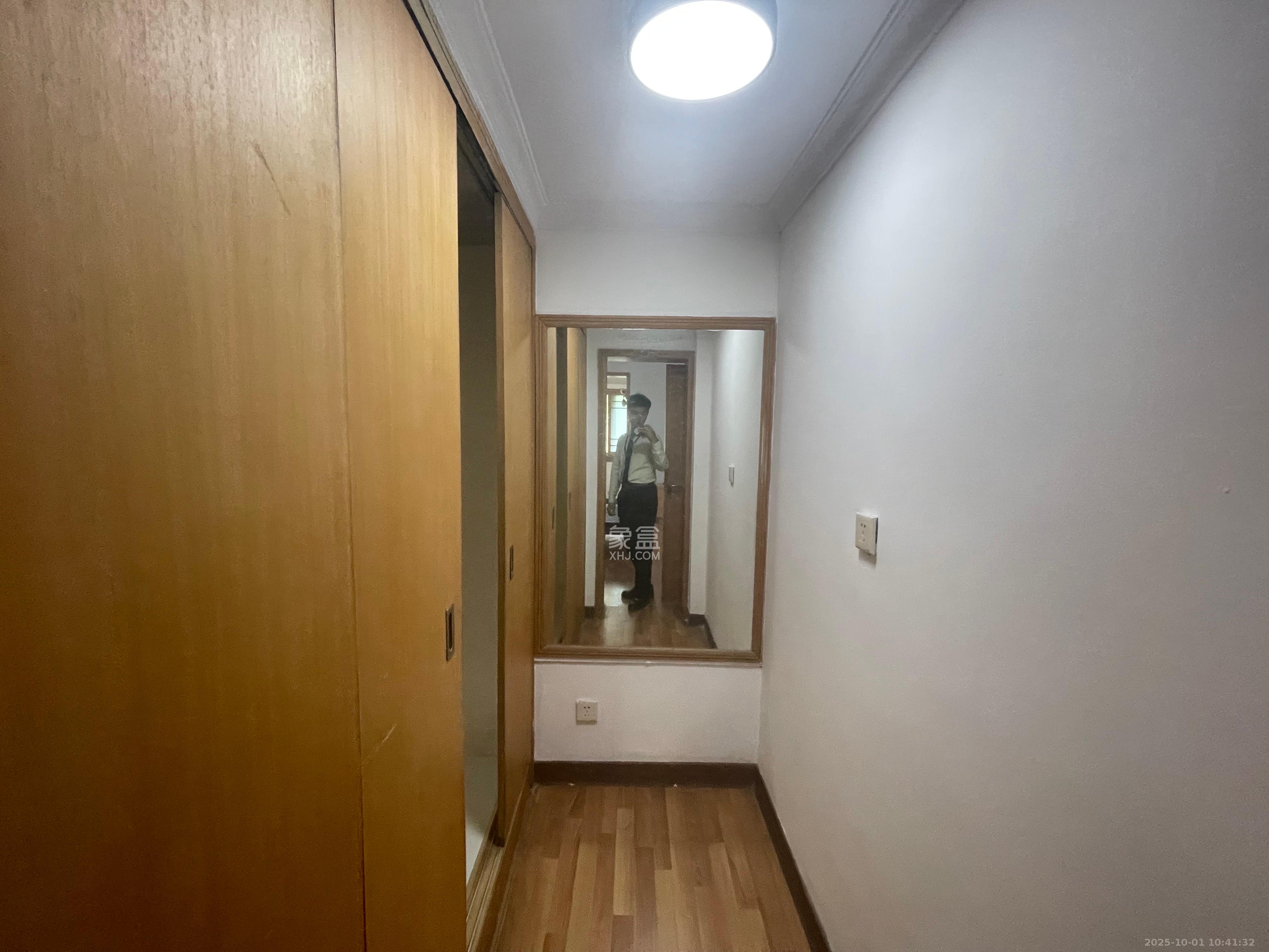 解放四村363号新族公寓 4室2厅1卫 1500.0元/月 解放四村363号新族公寓 4室2厅1卫 1500.0元/月室内图