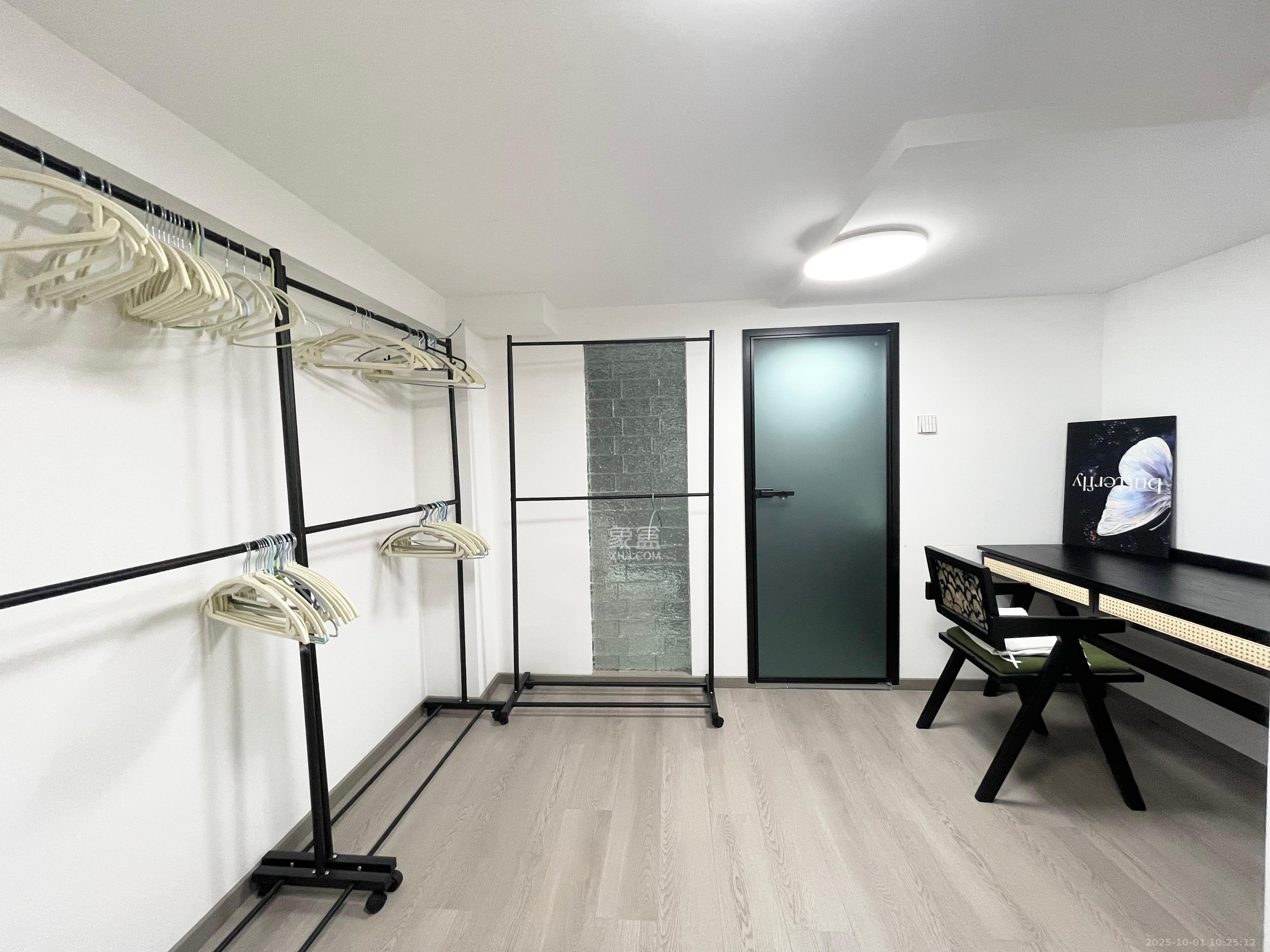 万科紫台  2室2厅2卫   4500.00元/月室内图
