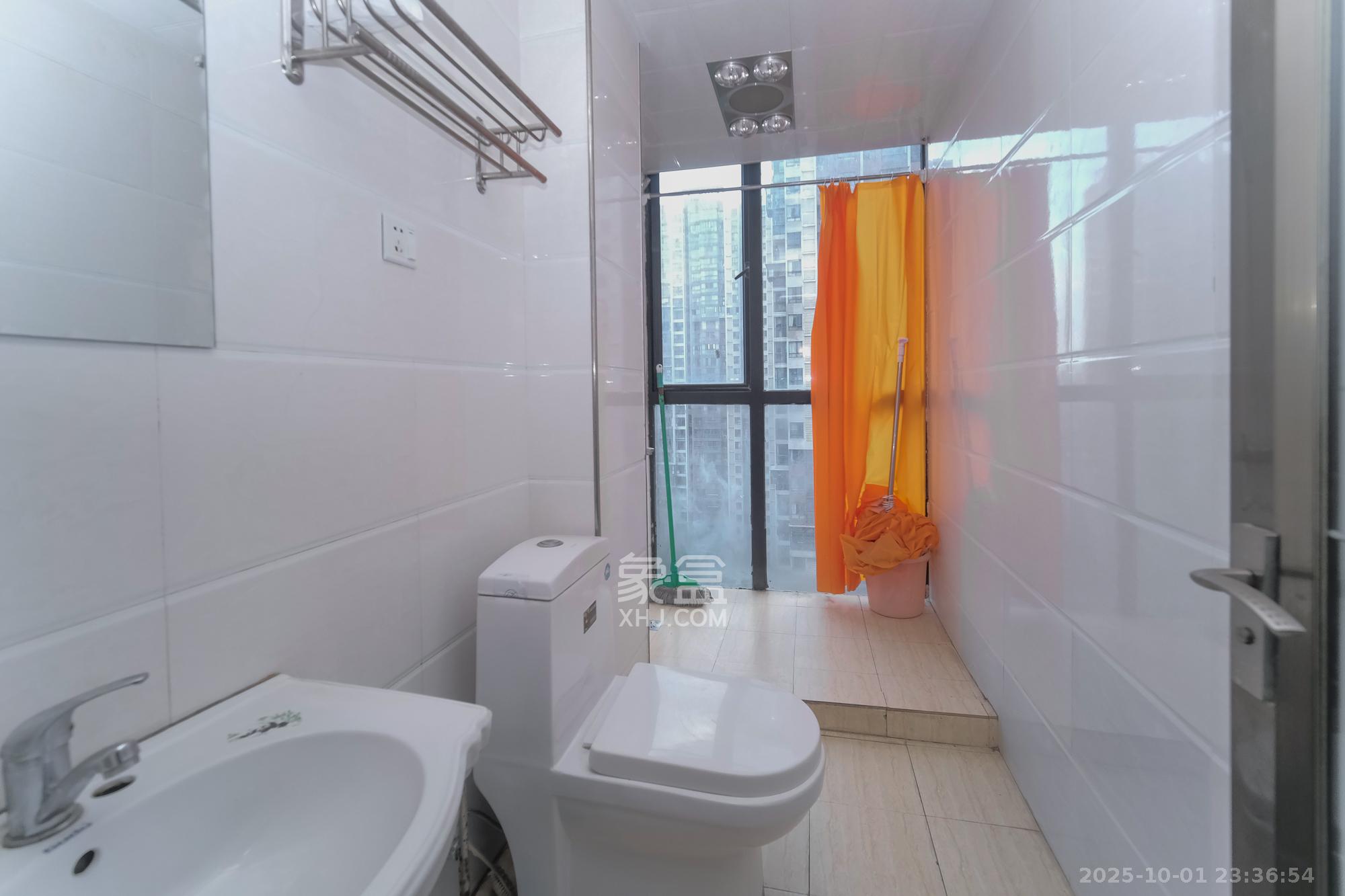 盛地尊域 1室1厅1卫 29.8万 盛地尊域 1室1厅1卫 29.8万卫生间