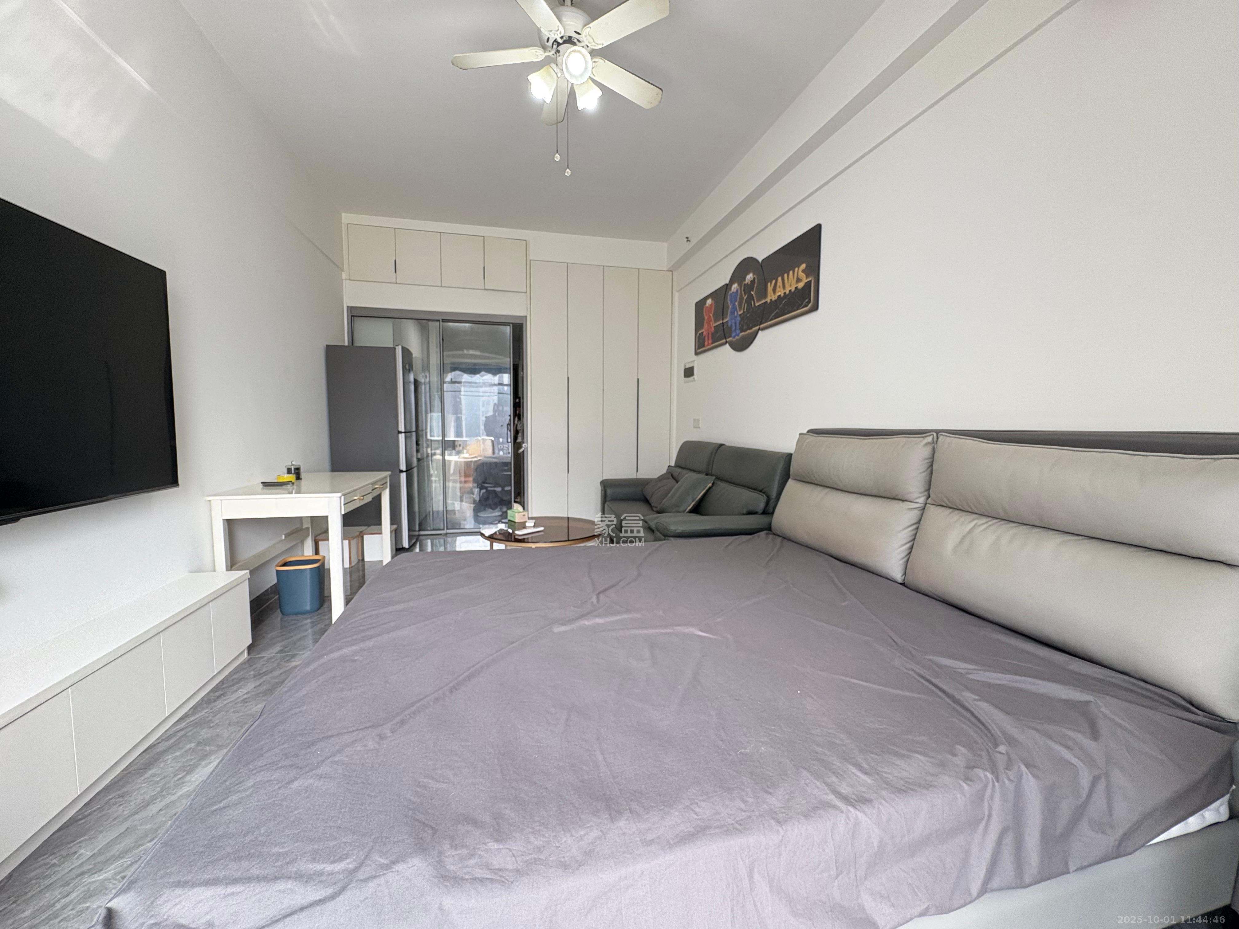 万润时光里  1室1厅1卫    2000.0元/月室内图