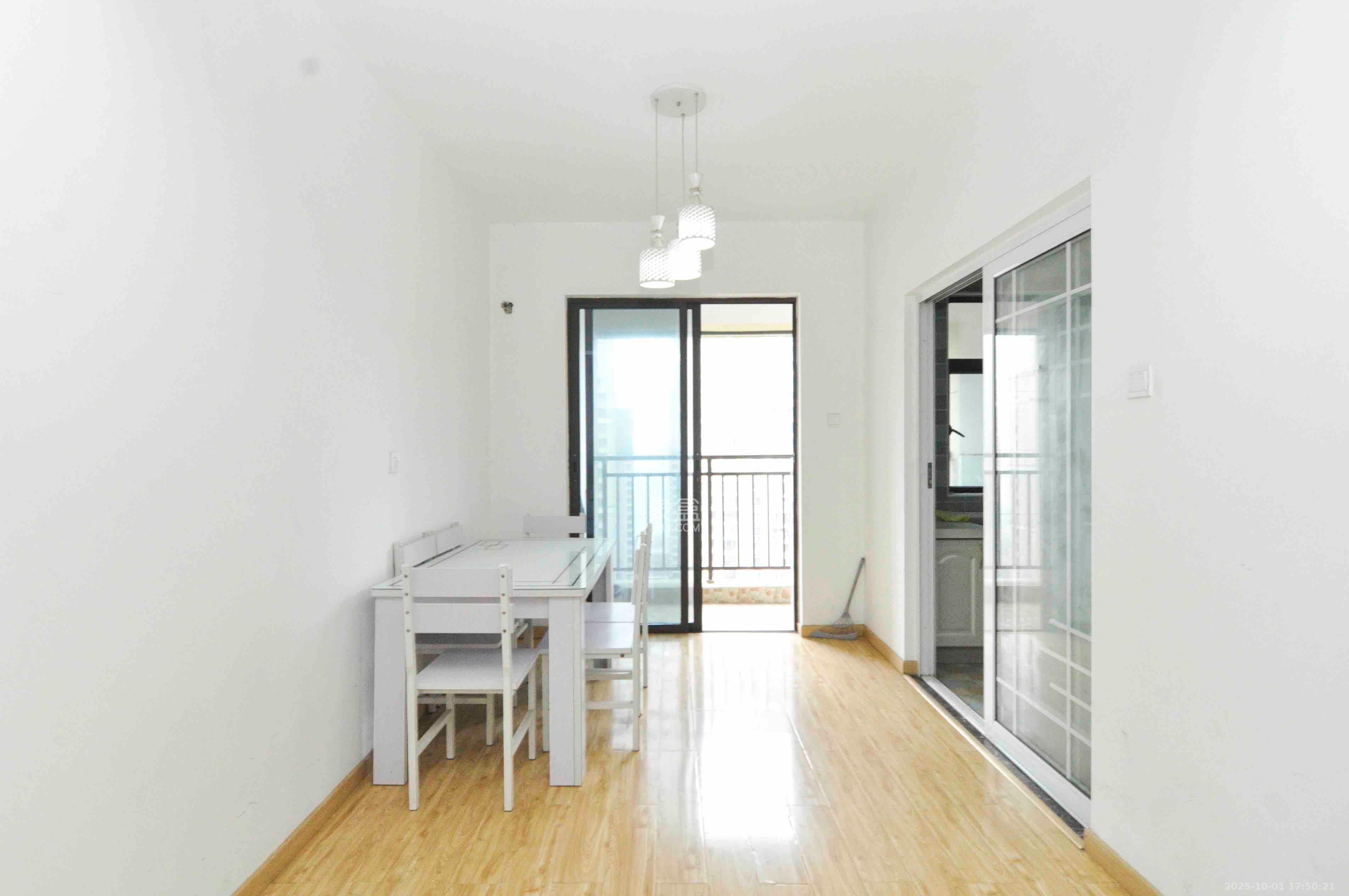 卓越浅水湾  1室1厅1卫    2600.0元/月 卓越浅水湾  1室1厅1卫    2600.0元/月室内图