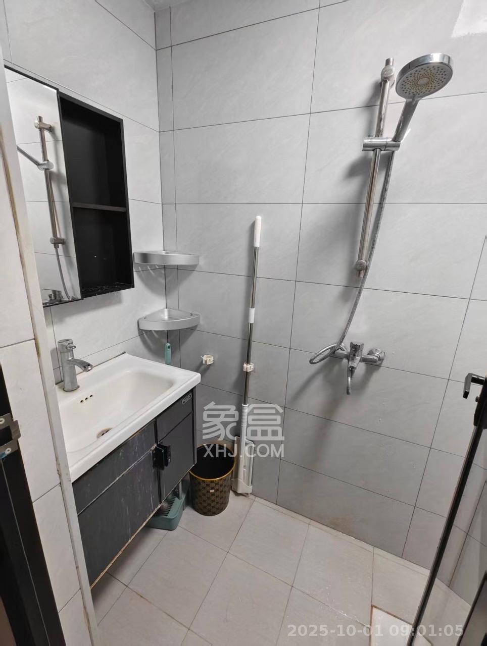 保利海德公园  1室1厅1卫    1700.0元/月室内图