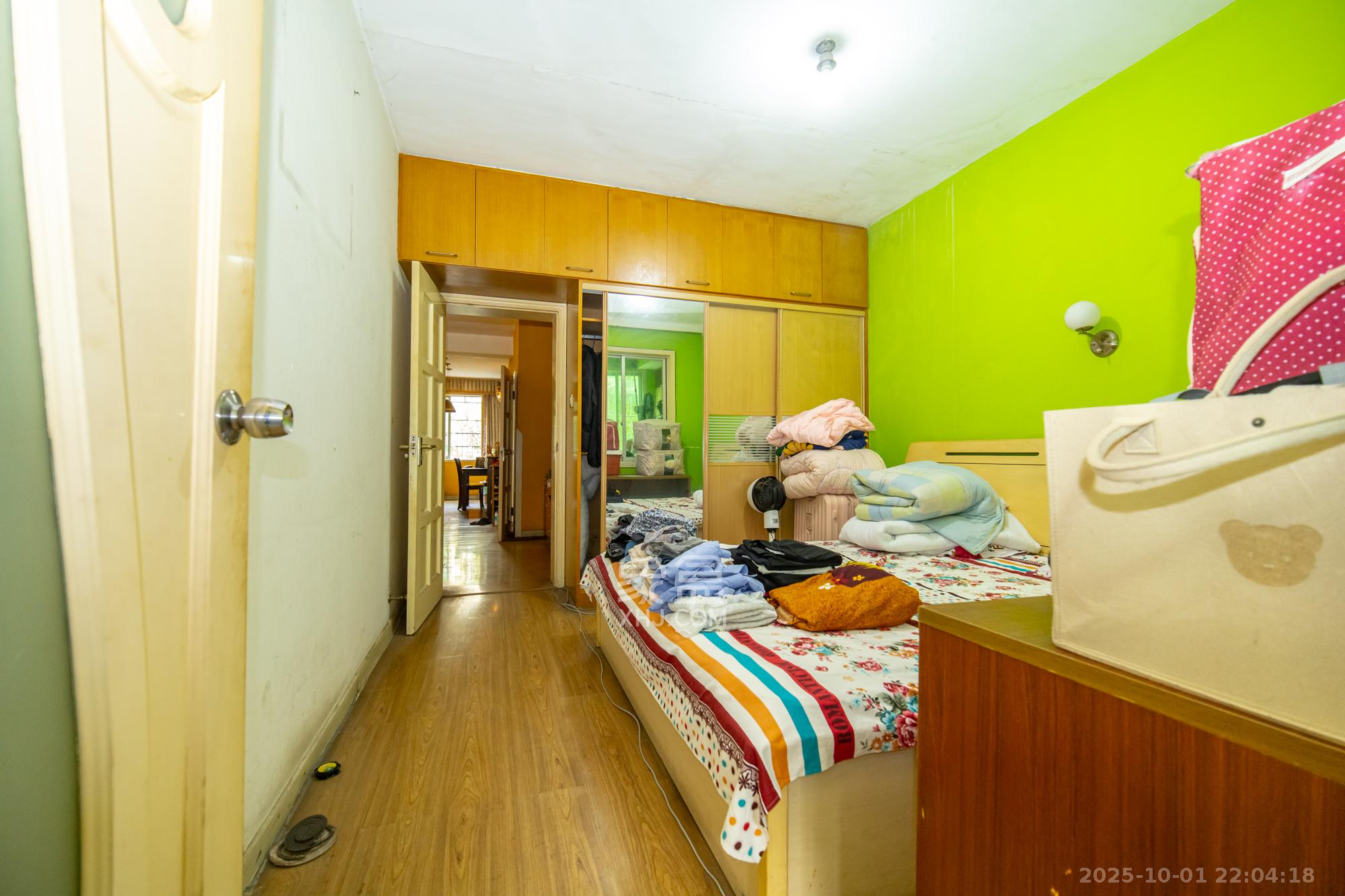 中南汽车世界  2室2厅1卫    33.6万卧室