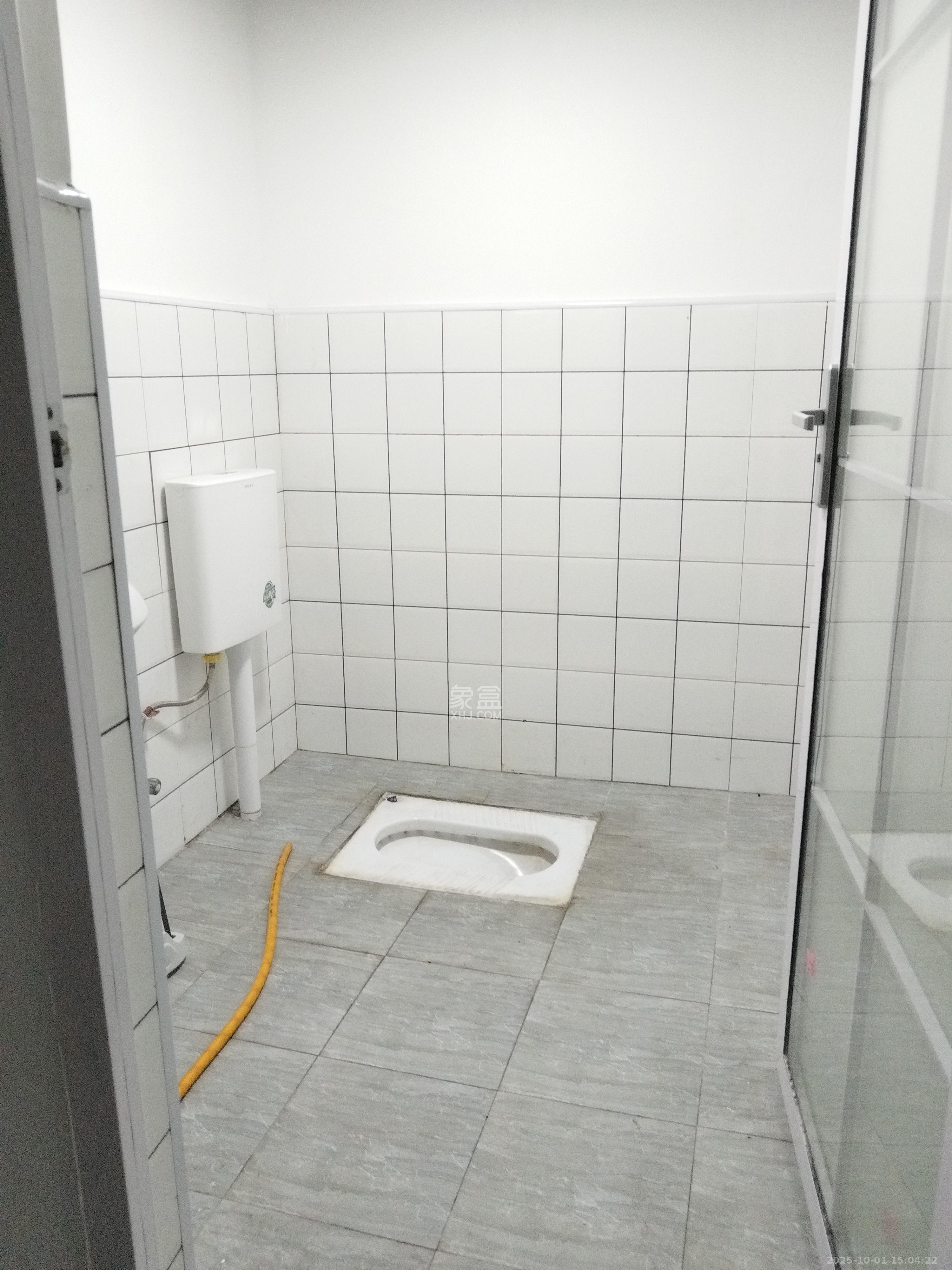 金茂建发泊悦   74.12㎡      4000.0元/月室内图