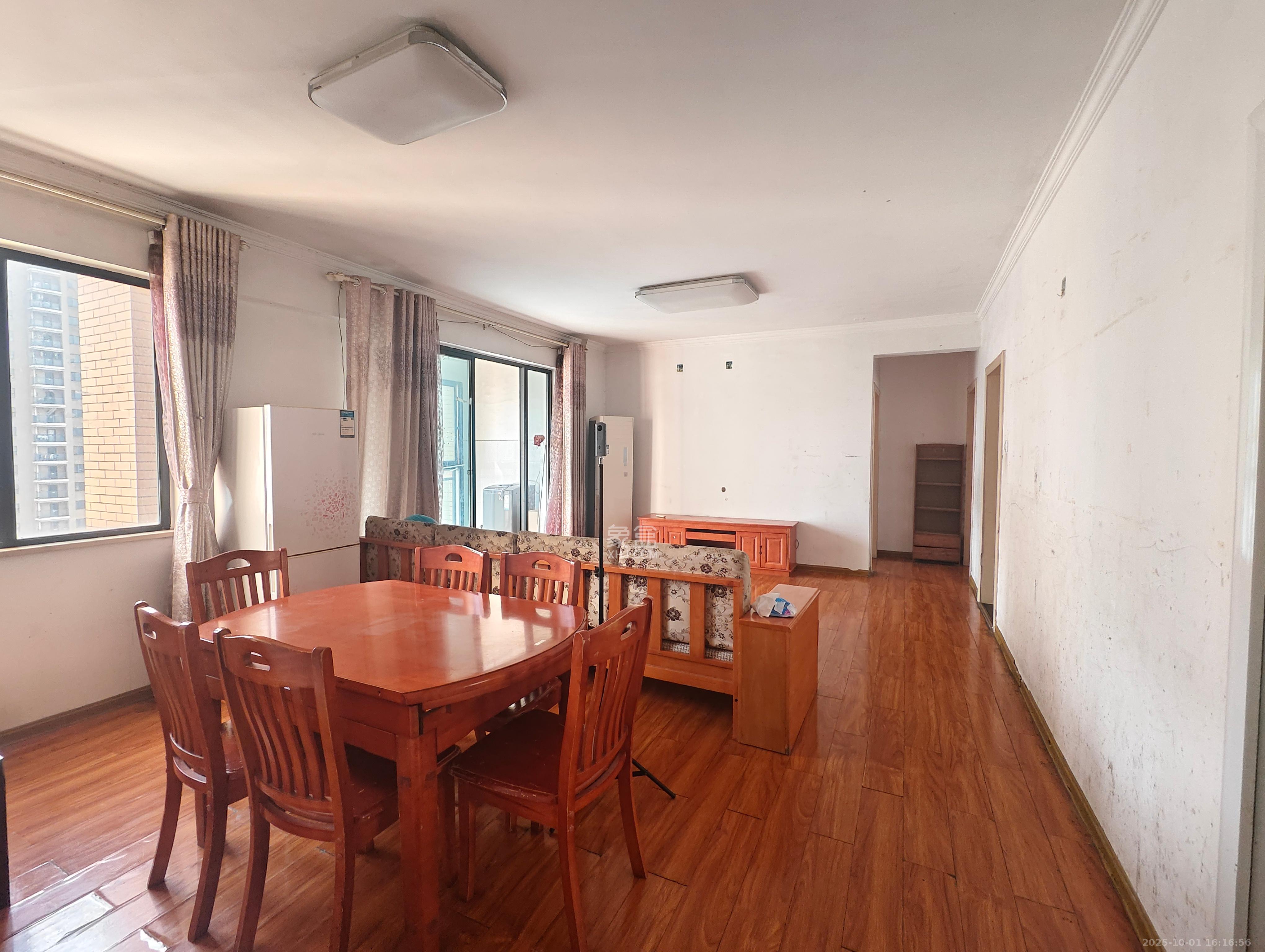 北京御园一二期(国泰嘉园) 4室2厅2卫 2600.0元/月 北京御园一二期(国泰嘉园) 4室2厅2卫 2600.0元/月室内图