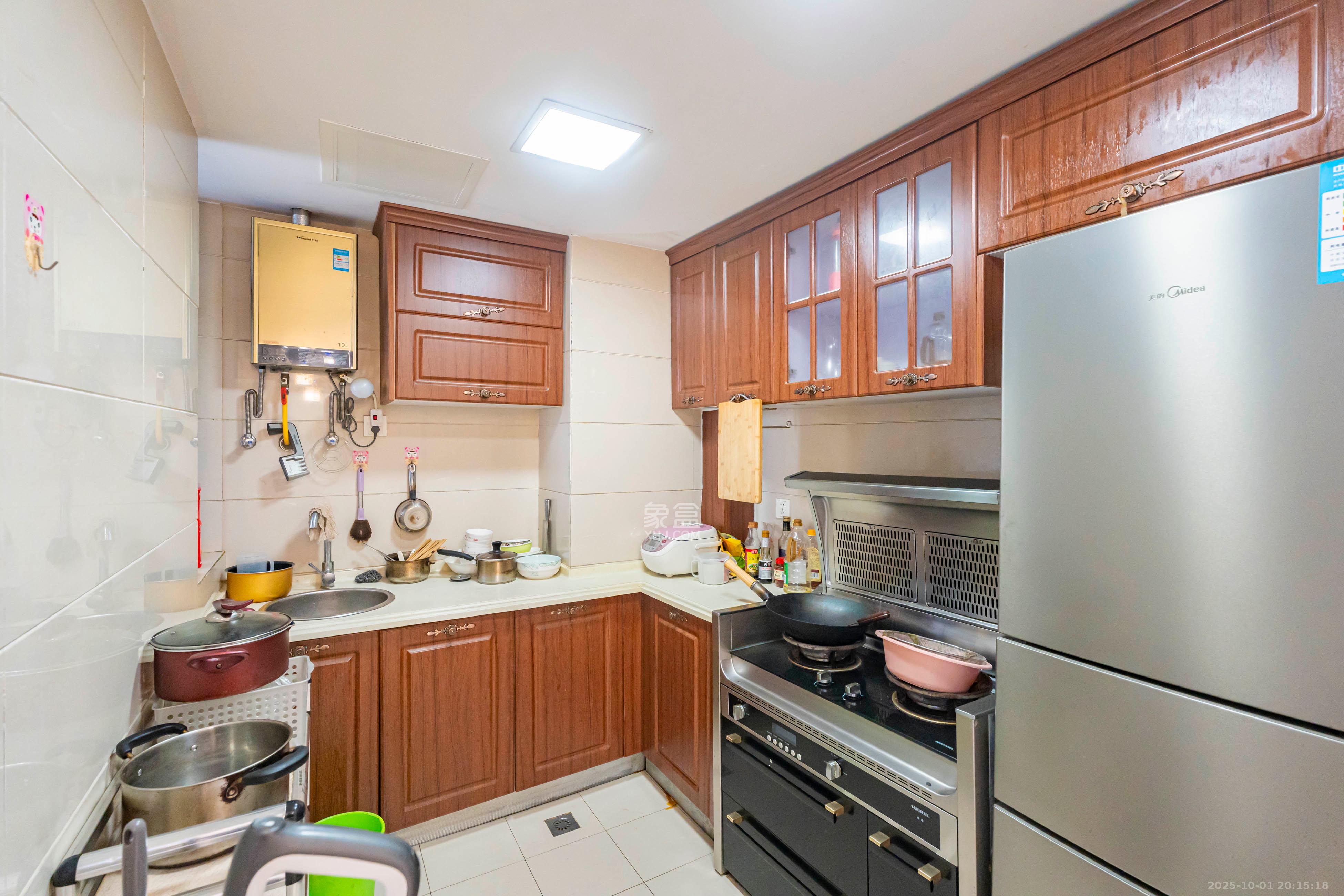 公园9号 1室1厅1卫 3500.0元/月 公园9号 1室1厅1卫 3500.0元/月室内图