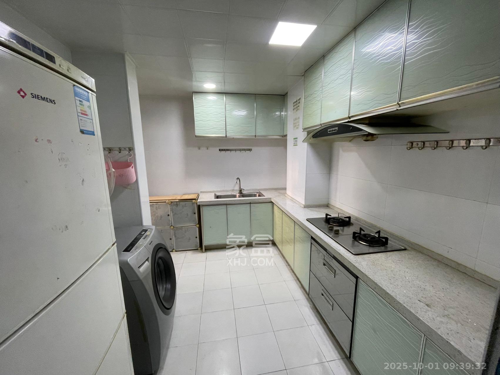 盛世美居荷园 3室2厅2卫 3300.0元/月 盛世美居荷园 3室2厅2卫 3300.0元/月室内图