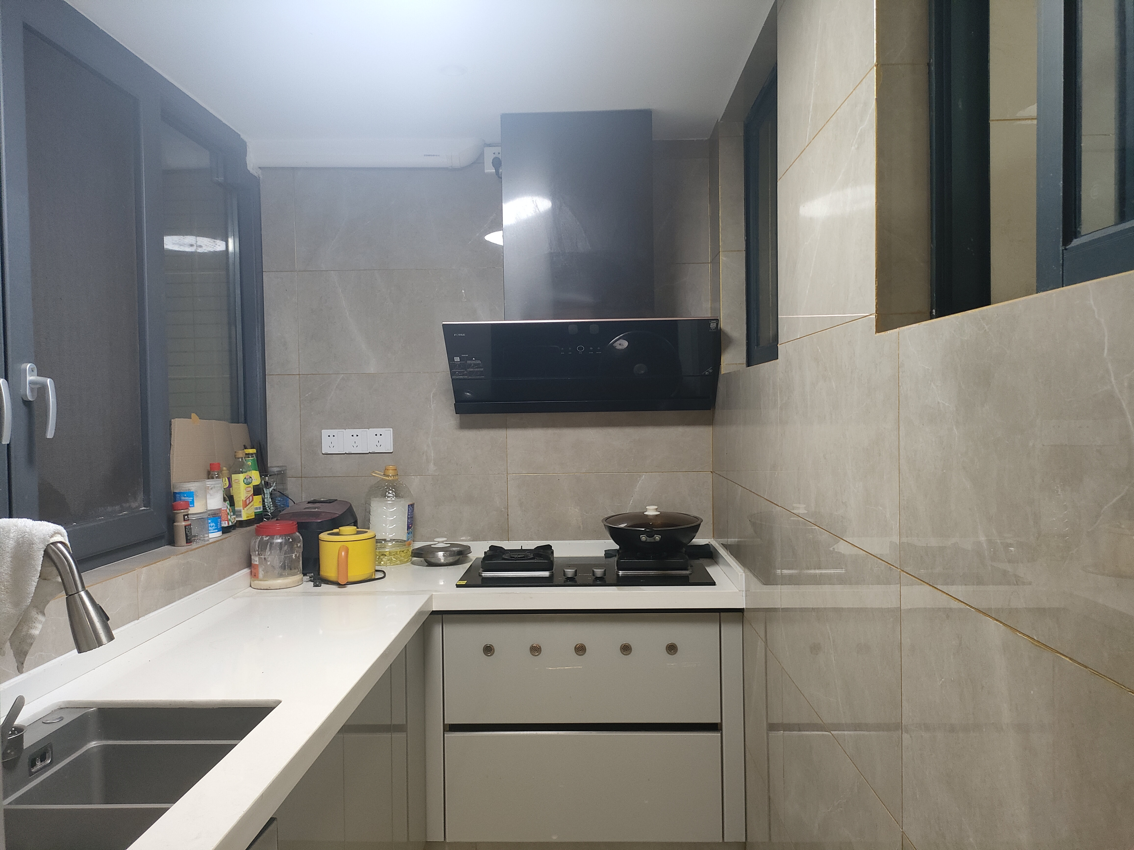 万国中央区 3室2厅2卫 3400.0元/月 万国中央区 3室2厅2卫 3400.0元/月室内图