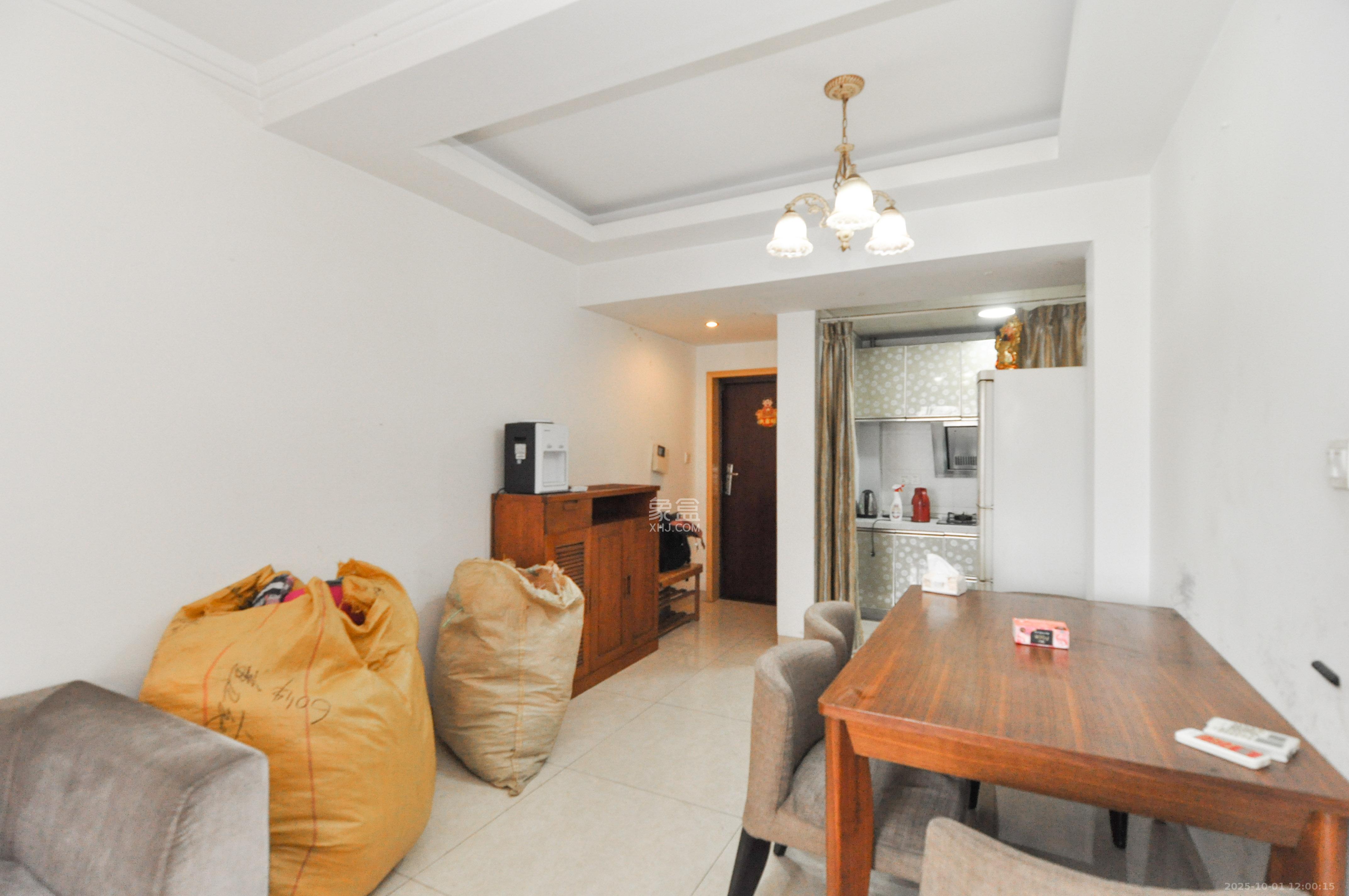 高信向日葵 3室2厅1卫 90.0万 高信向日葵 3室2厅1卫 90.0万客厅