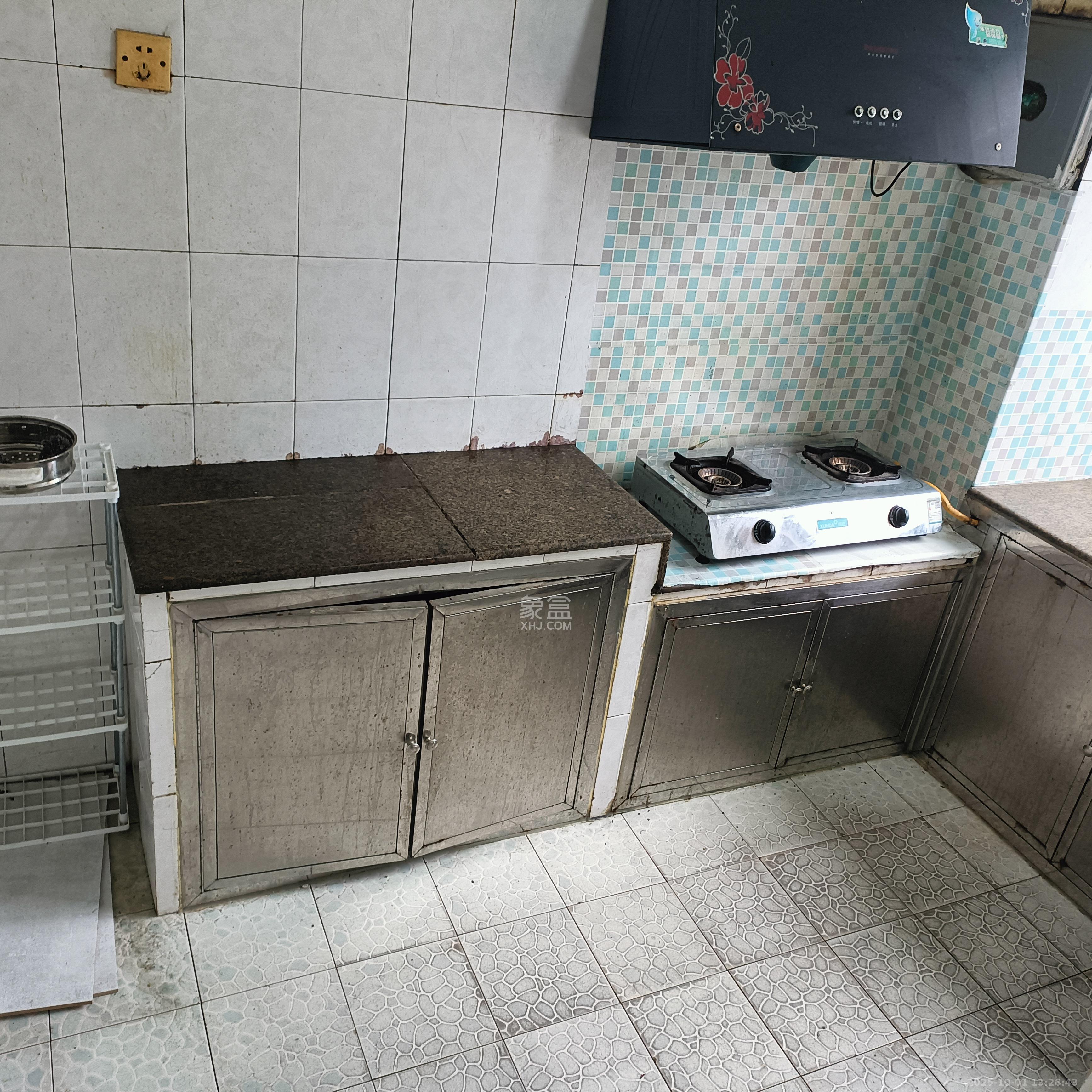 新桥小区 2室2厅1卫 1700.0元/月 新桥小区 2室2厅1卫 1700.0元/月室内图